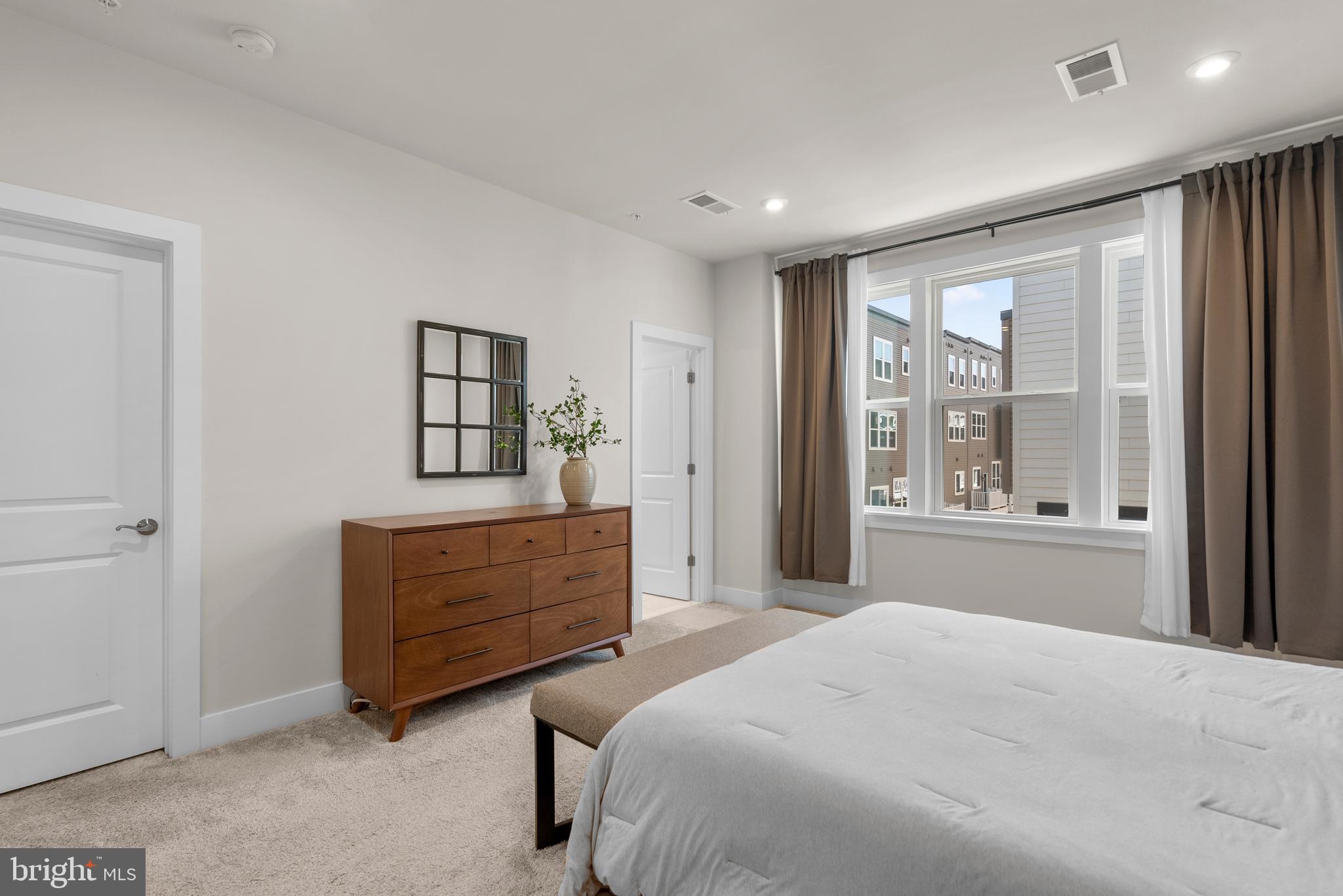 WESTSIDE AT SHADY GROVE METRO - Residential