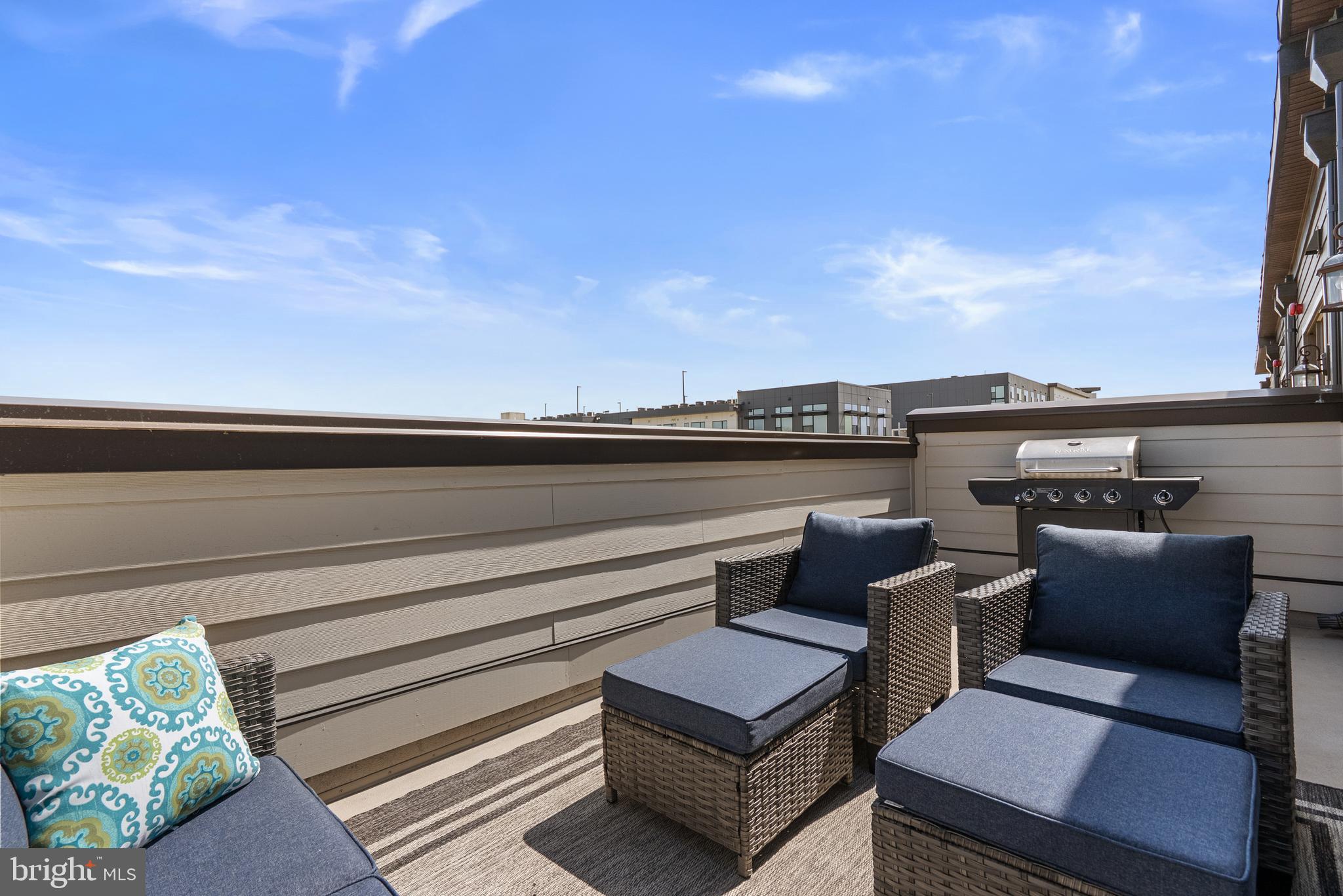 WESTSIDE AT SHADY GROVE METRO - Residential