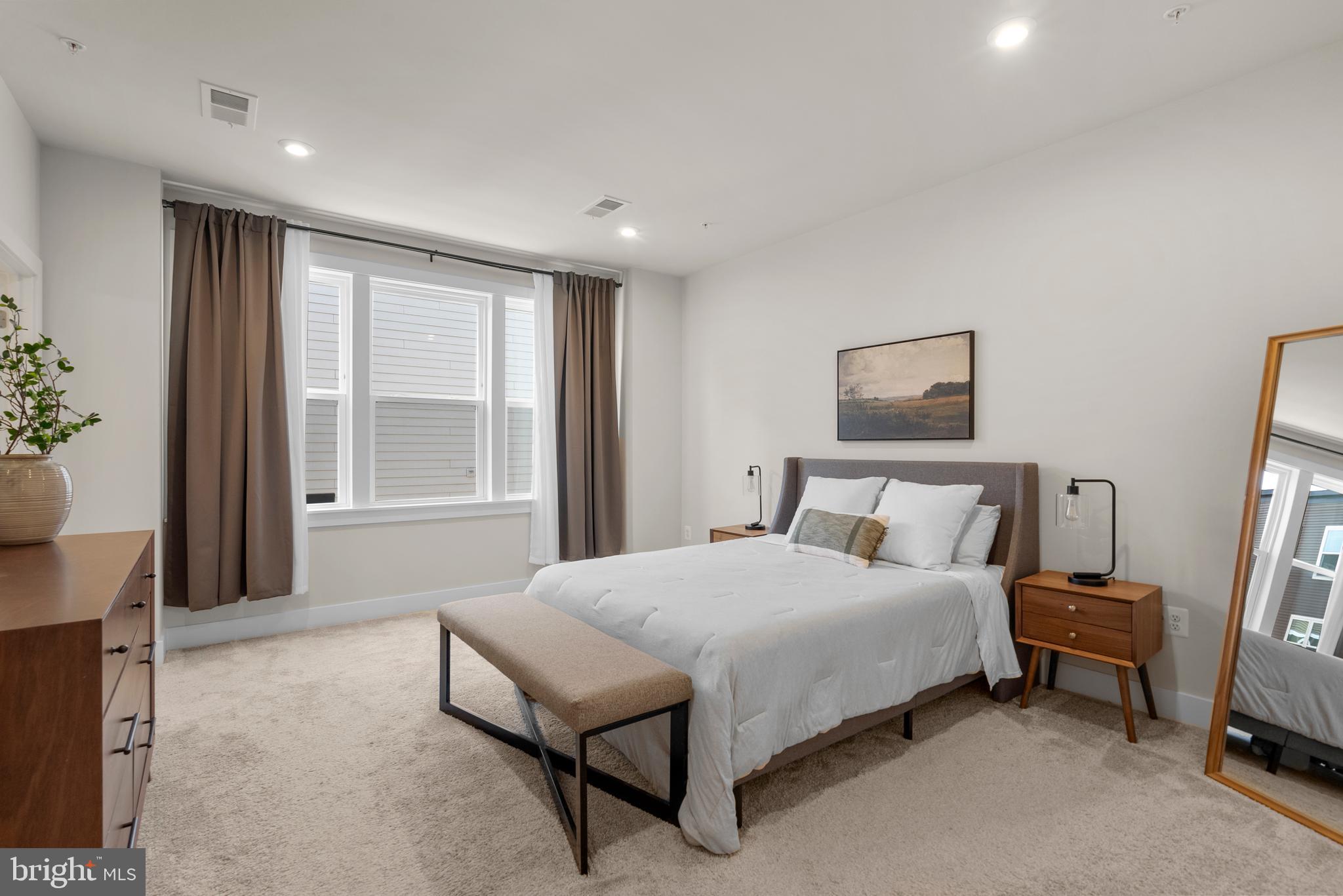 WESTSIDE AT SHADY GROVE METRO - Residential