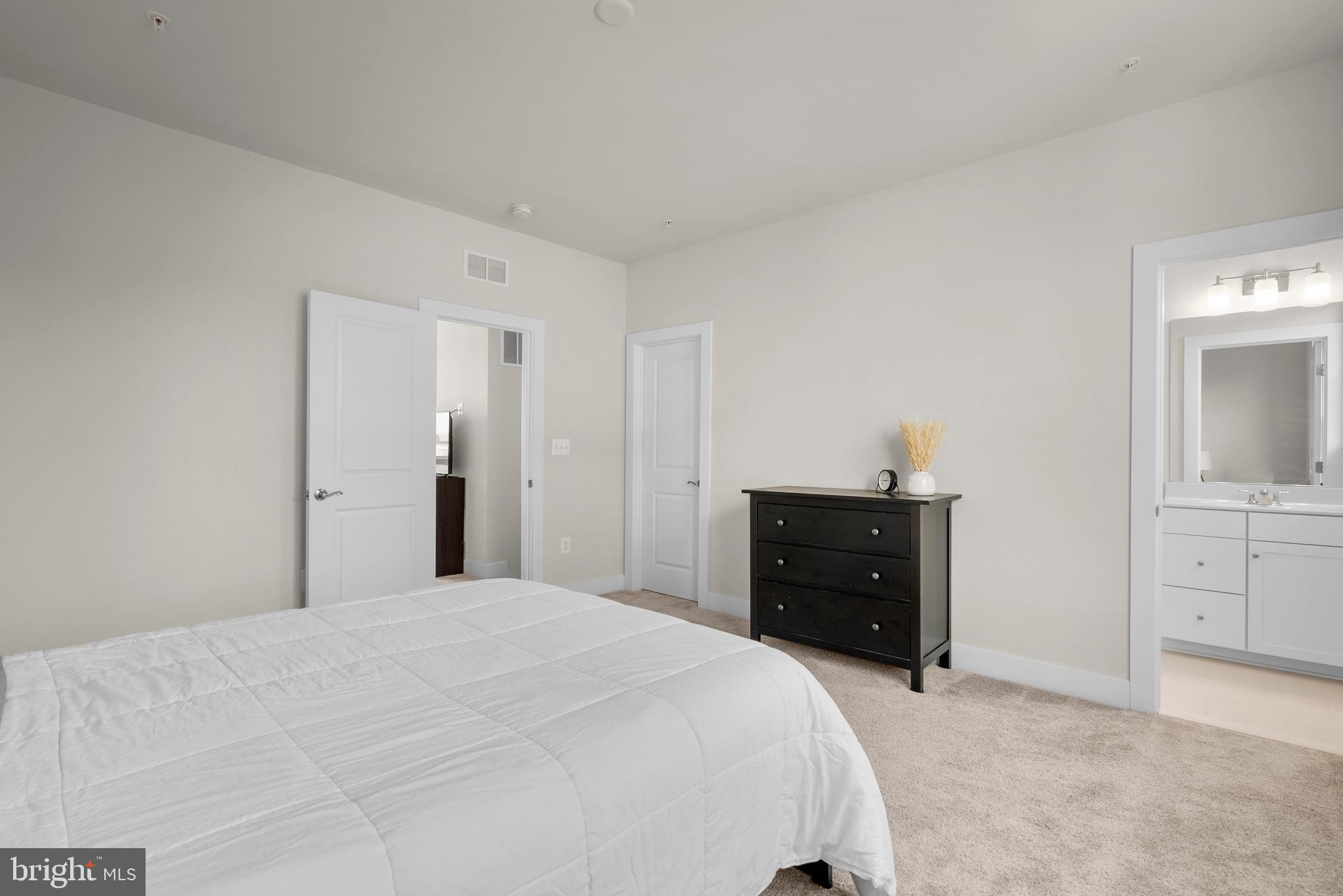 WESTSIDE AT SHADY GROVE METRO - Residential