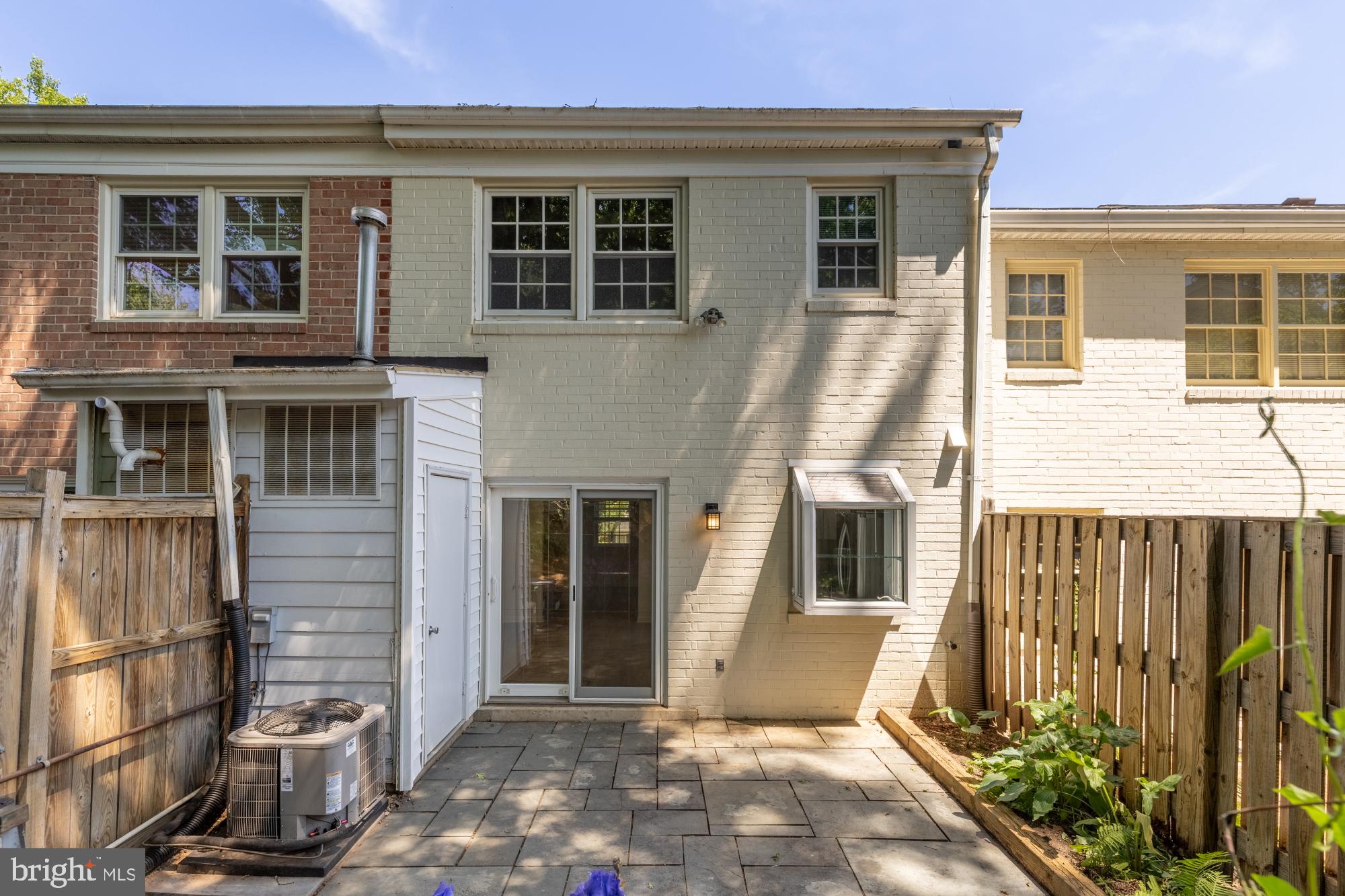 REGENT SQUARE - Residential