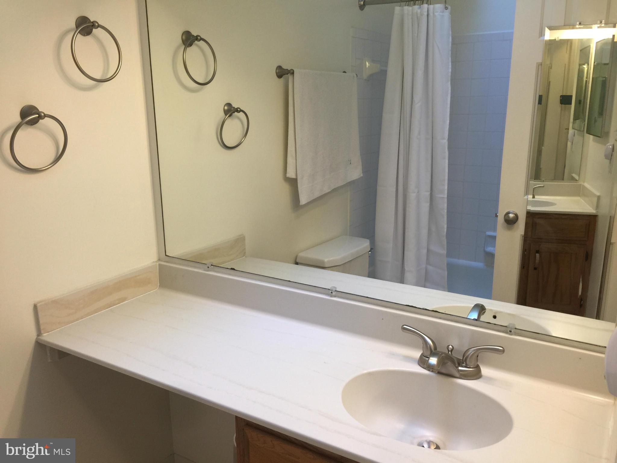 JEFFERSON RESIDENCES - Residential Lease