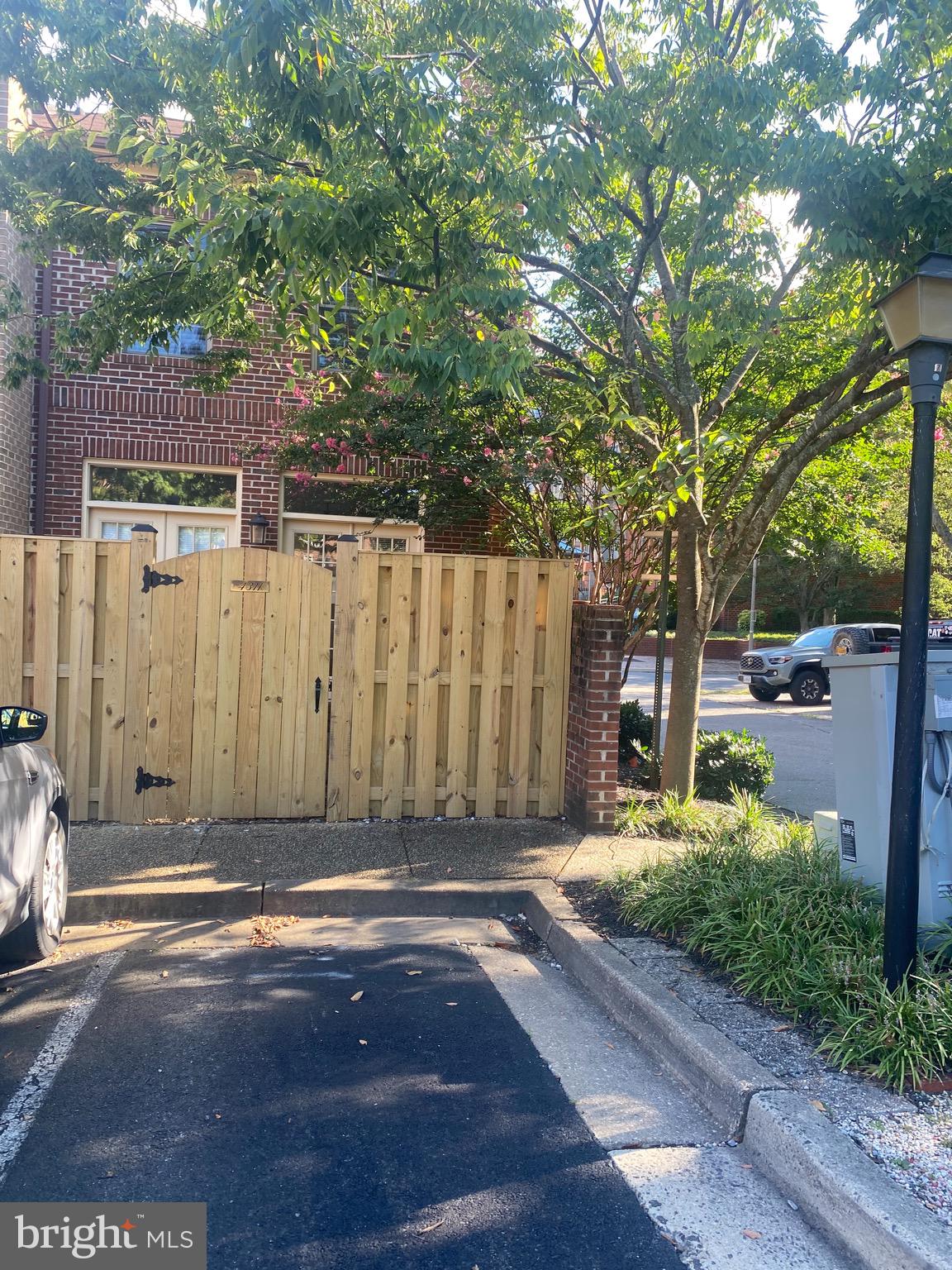 JEFFERSON RESIDENCES - Residential Lease