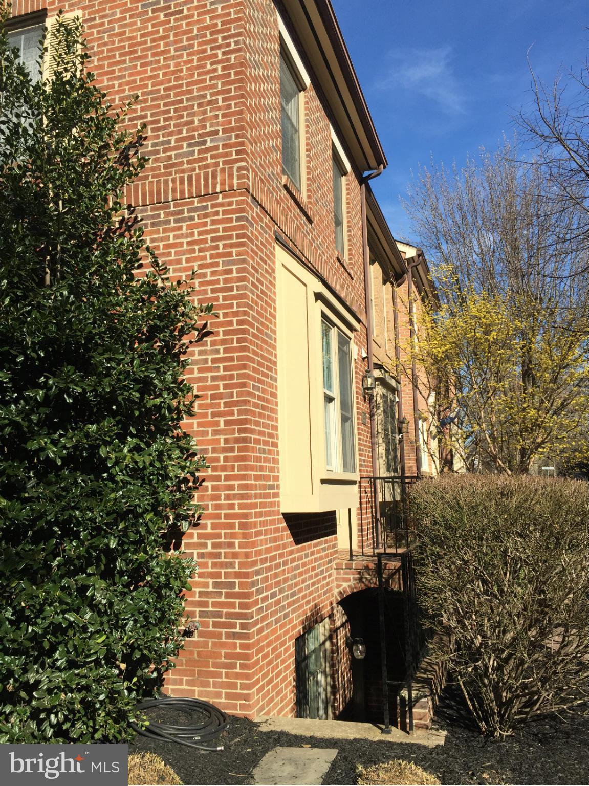 JEFFERSON RESIDENCES - Residential Lease