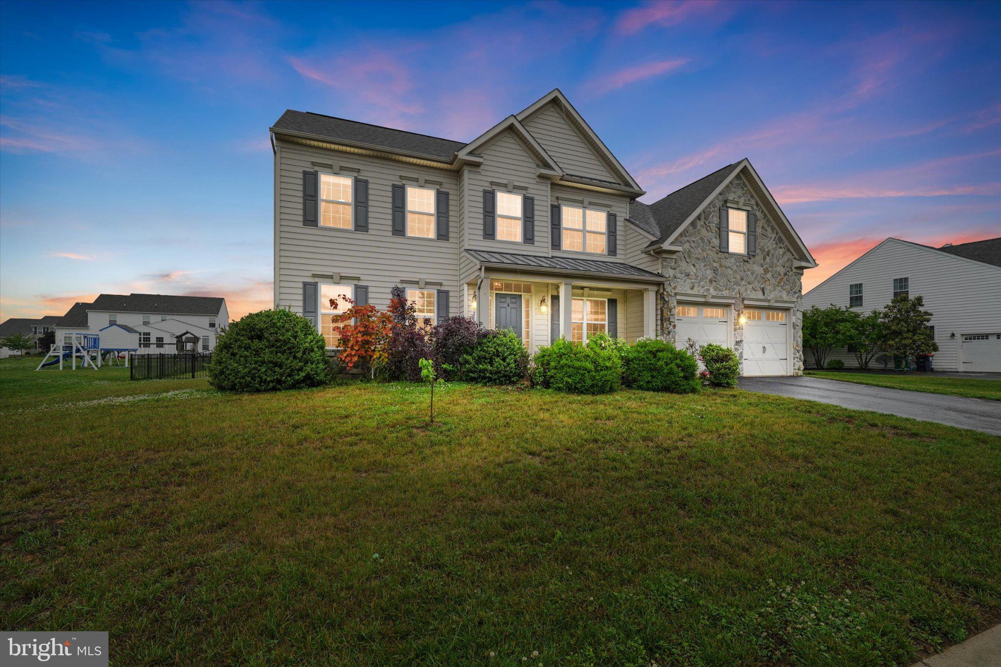 211 E CRAIL COURT