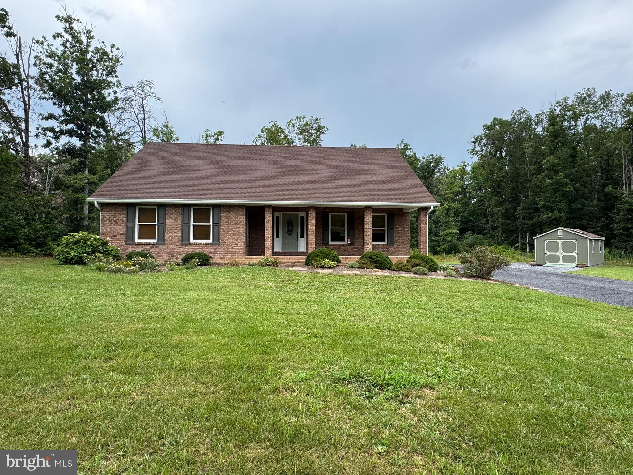 215 THOMAS DRIVE
