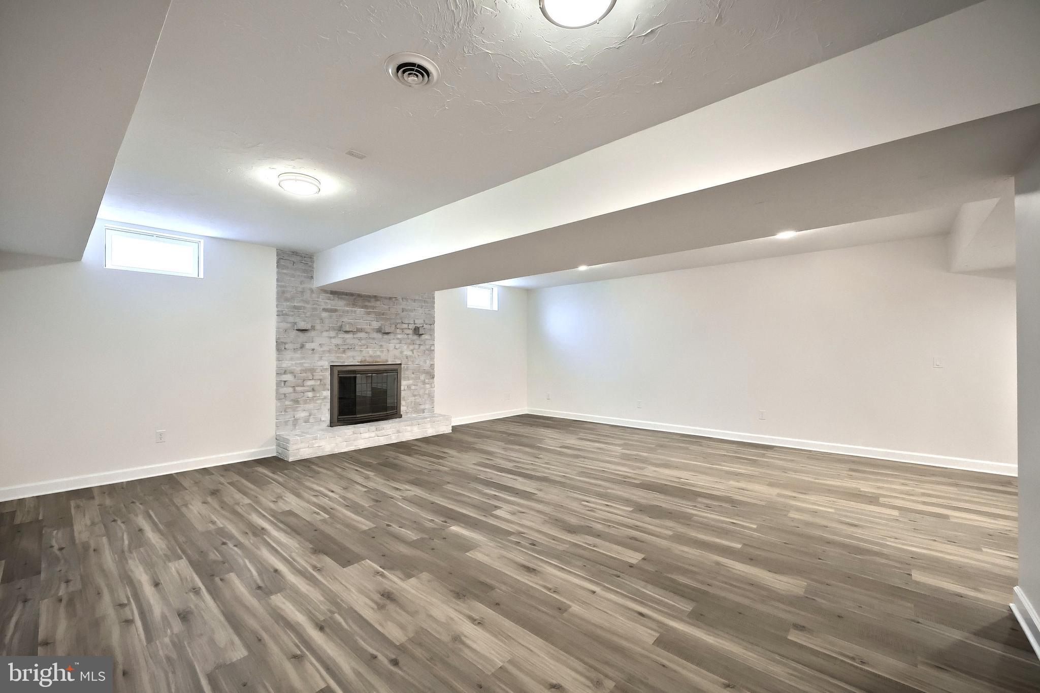 VIDA LANE - Residential