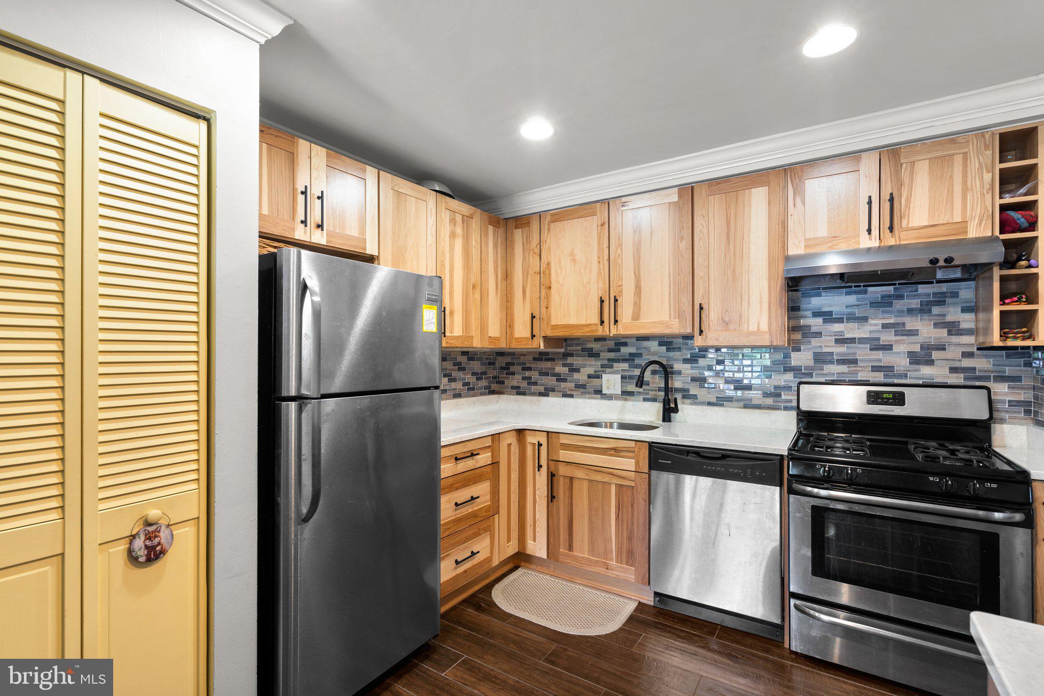 NORTH CREEK VILLAS - Residential