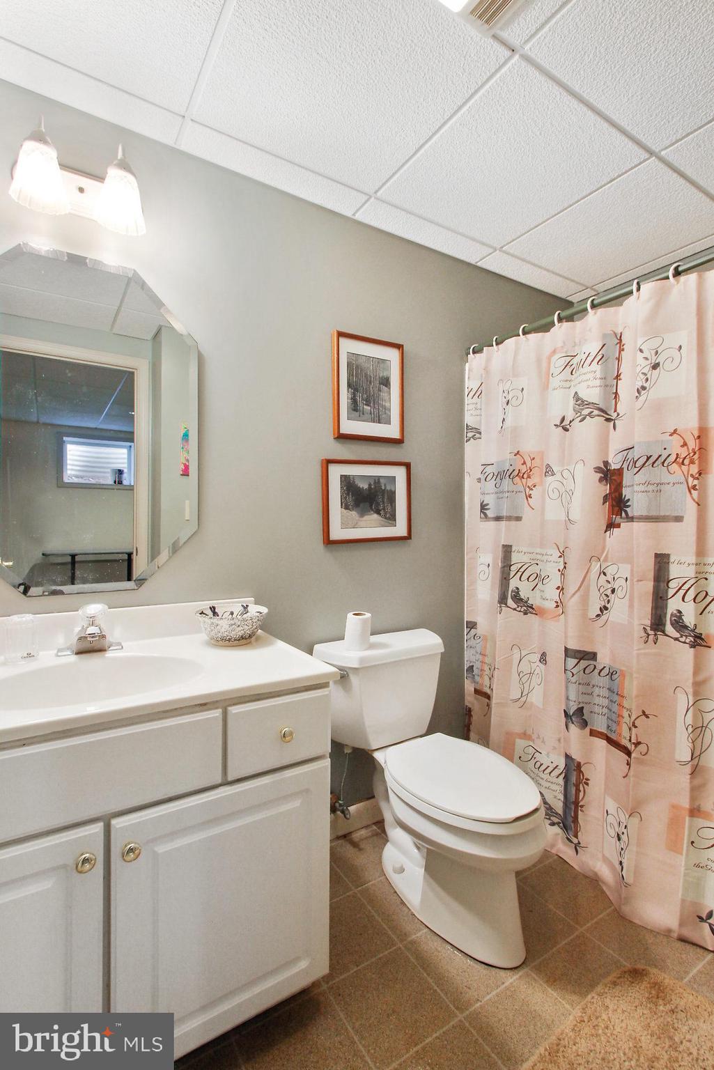 HALL ESTATES III - Residential