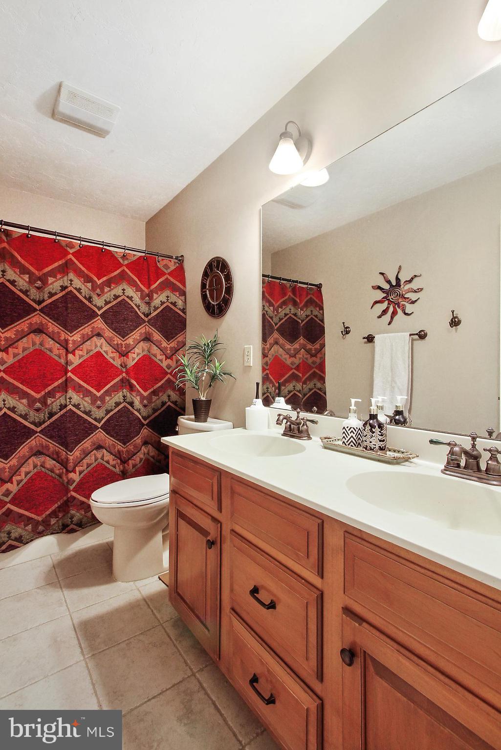 HALL ESTATES III - Residential