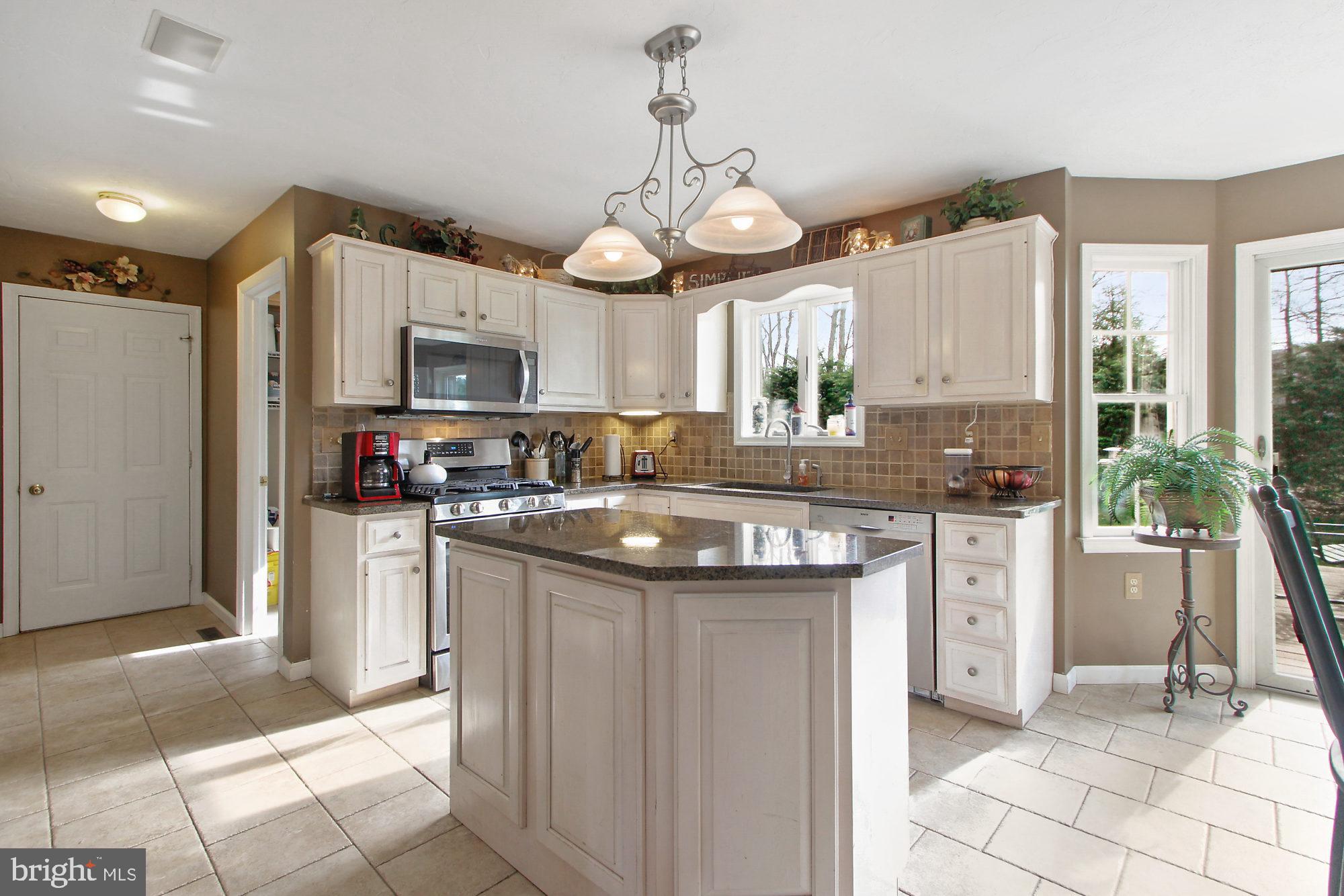 HALL ESTATES III - Residential