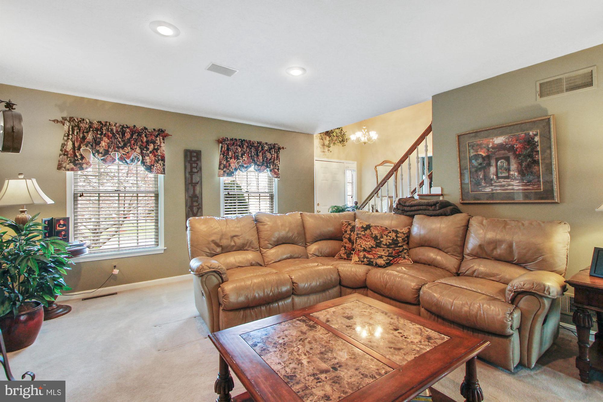 HALL ESTATES III - Residential