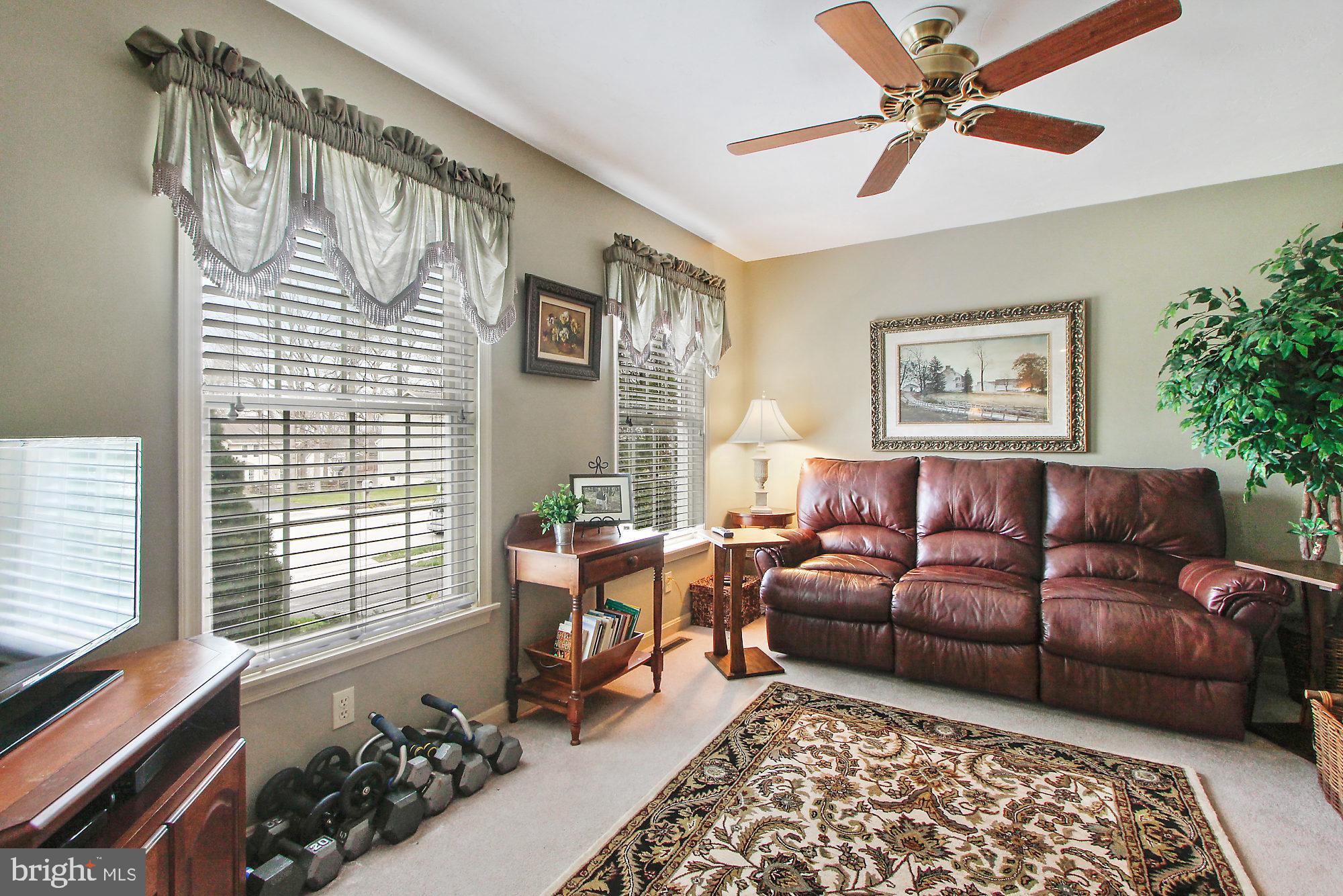 HALL ESTATES III - Residential