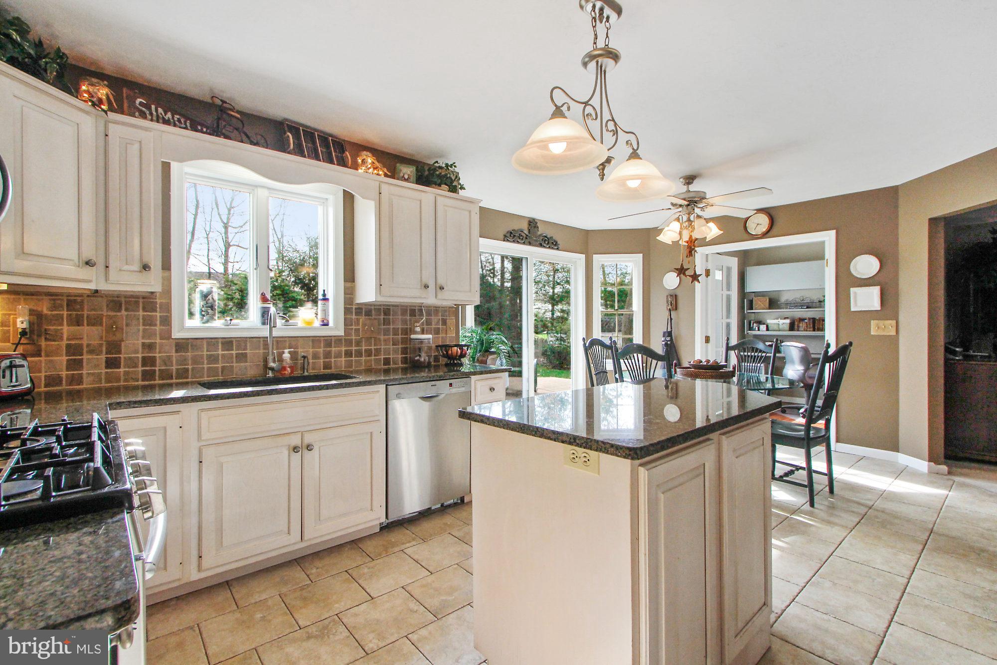 HALL ESTATES III - Residential