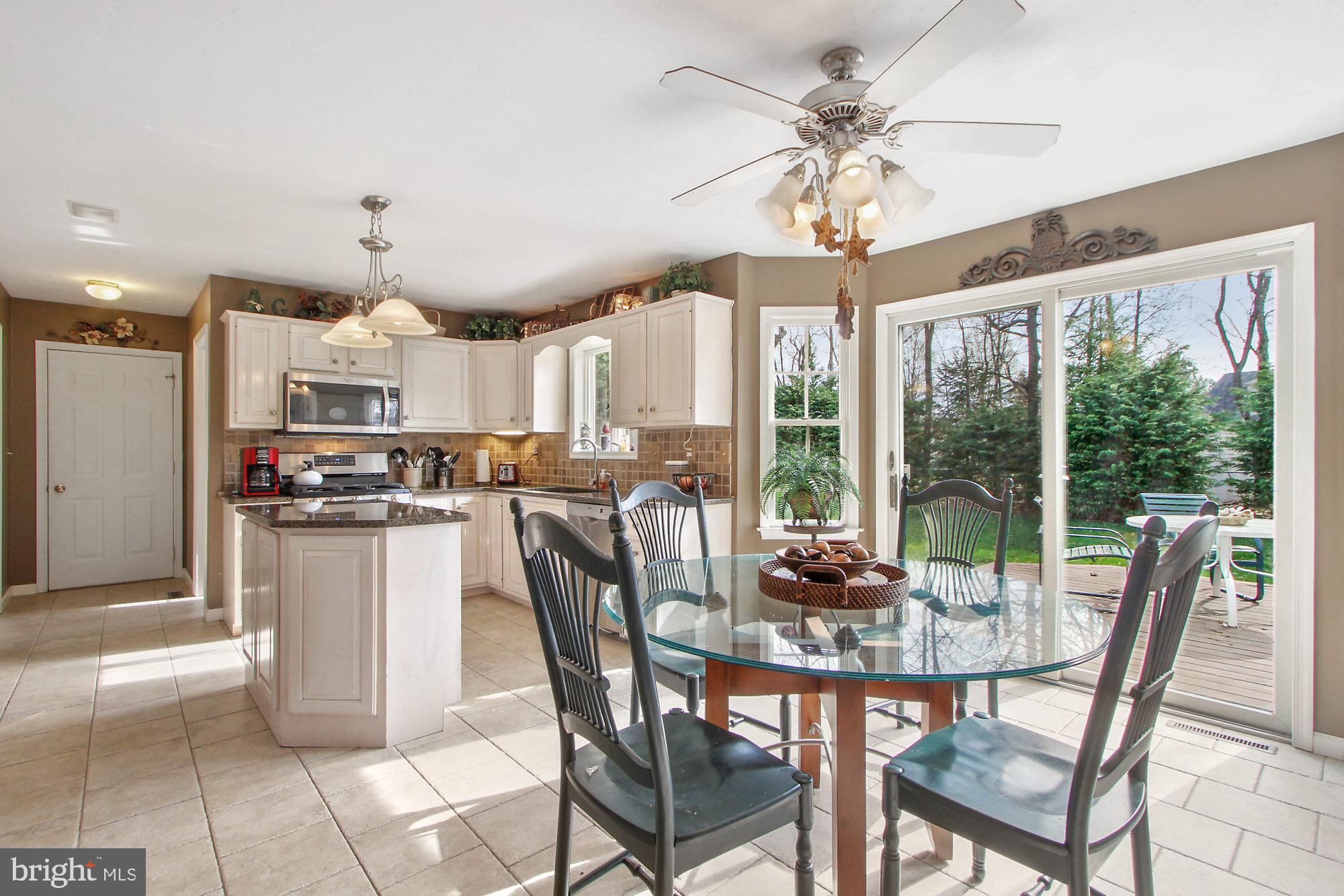 HALL ESTATES III - Residential