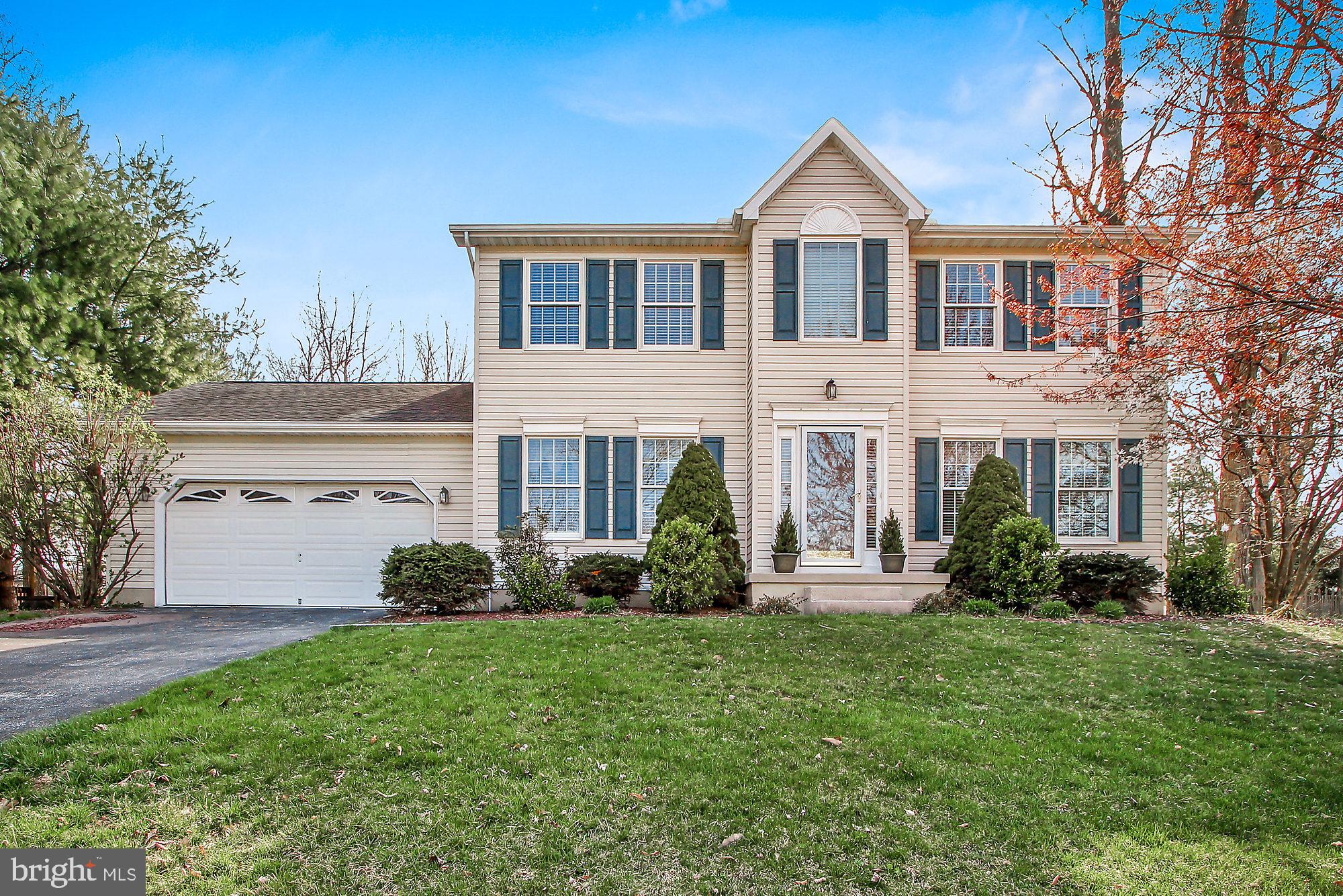 HALL ESTATES III - Residential