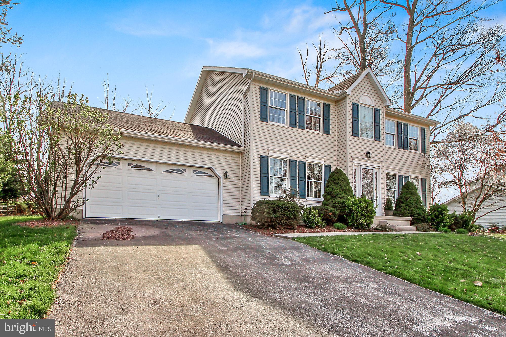 HALL ESTATES III - Residential