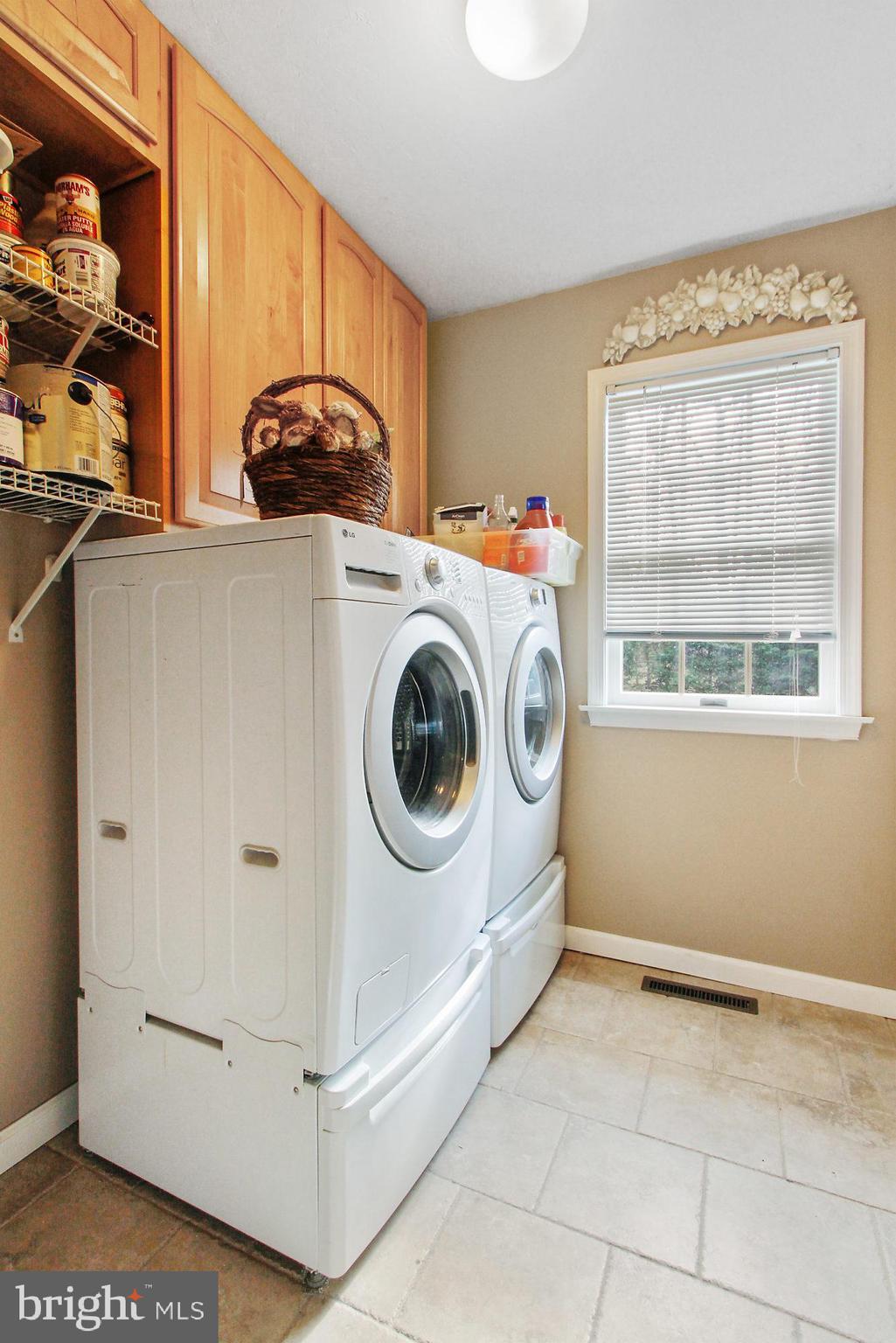 HALL ESTATES III - Residential