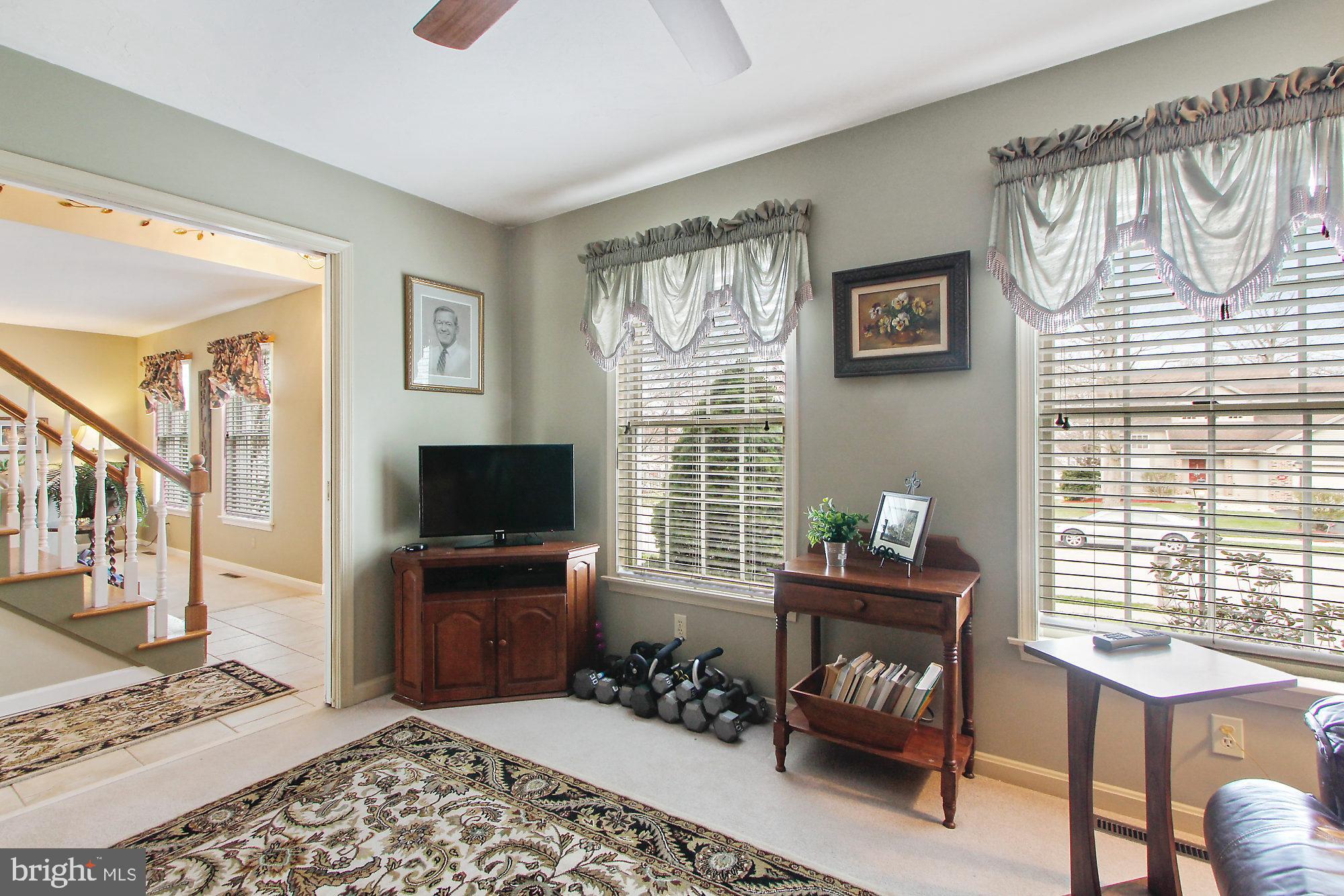 HALL ESTATES III - Residential