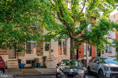 Townhouse For Sale - 929 S Clinton Street<br/> BALTIMORE, MD 21224