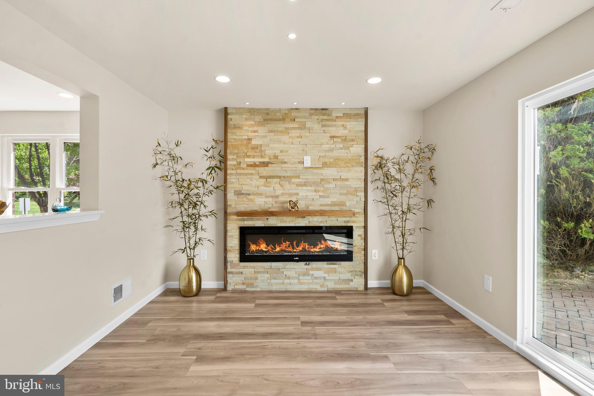 HIDDEN VALLEY - Residential