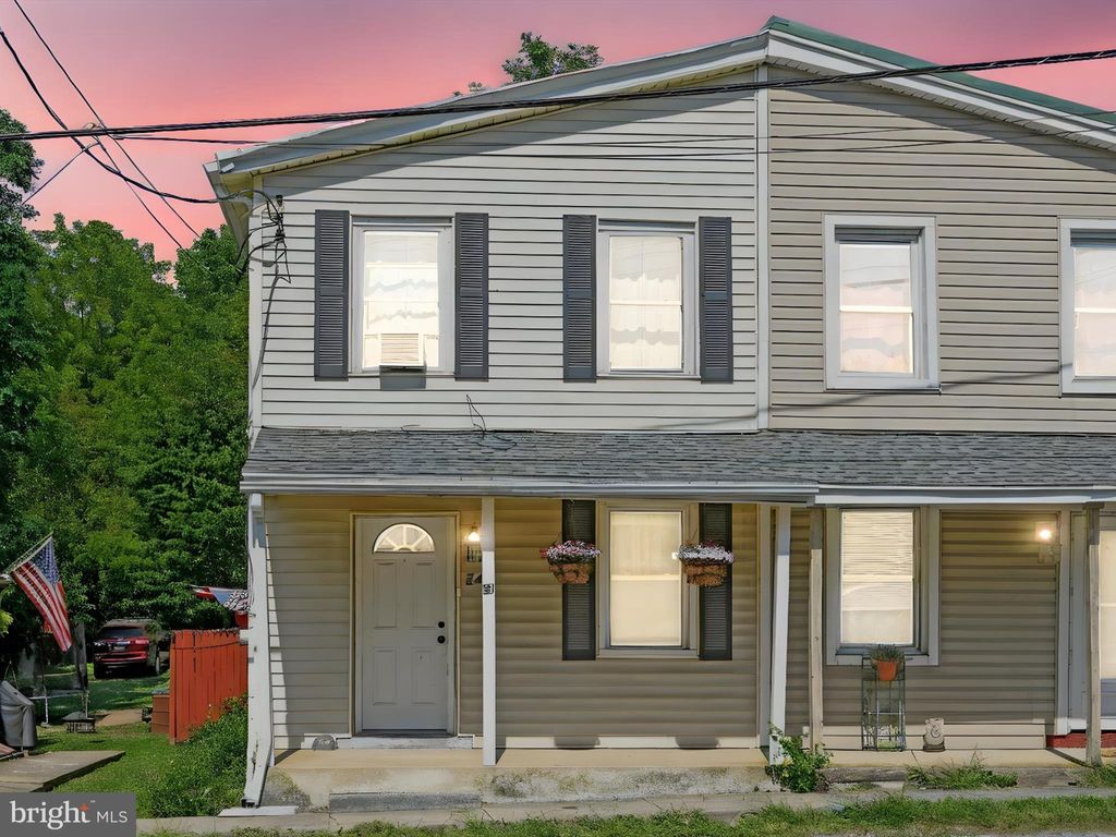 Photo of 54 N Sheridan Road, NEWMANSTOWN, PA 17073 (MLS # PALN2022488)