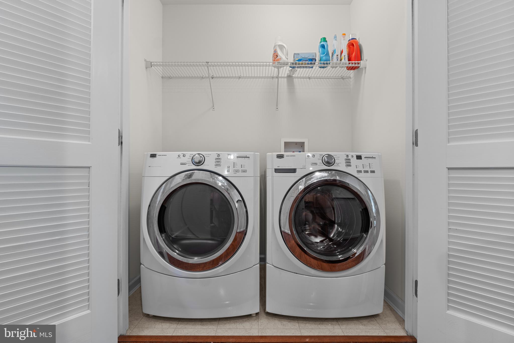 WINDHURST MANOR - Residential