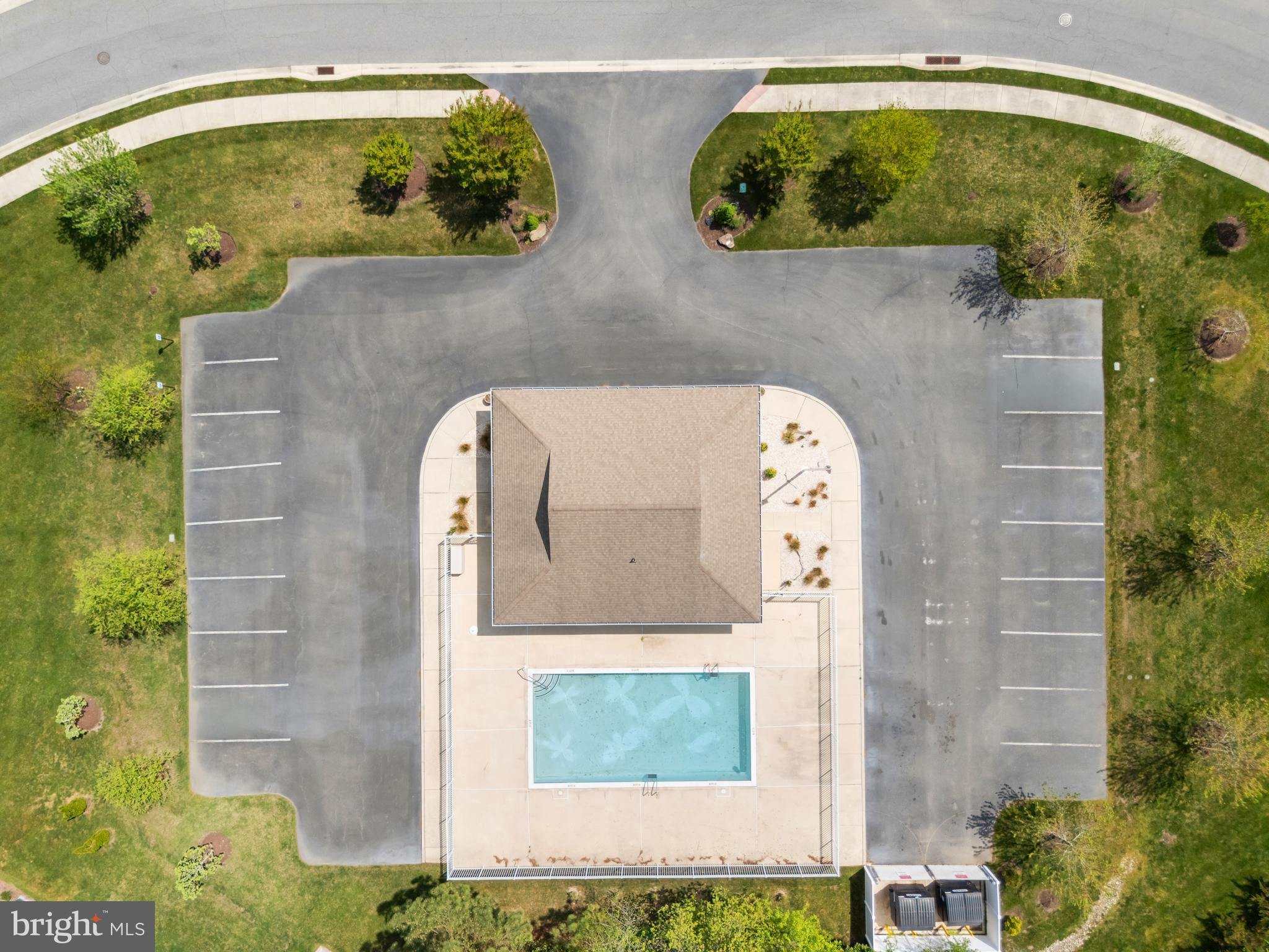 WINDHURST MANOR - Residential