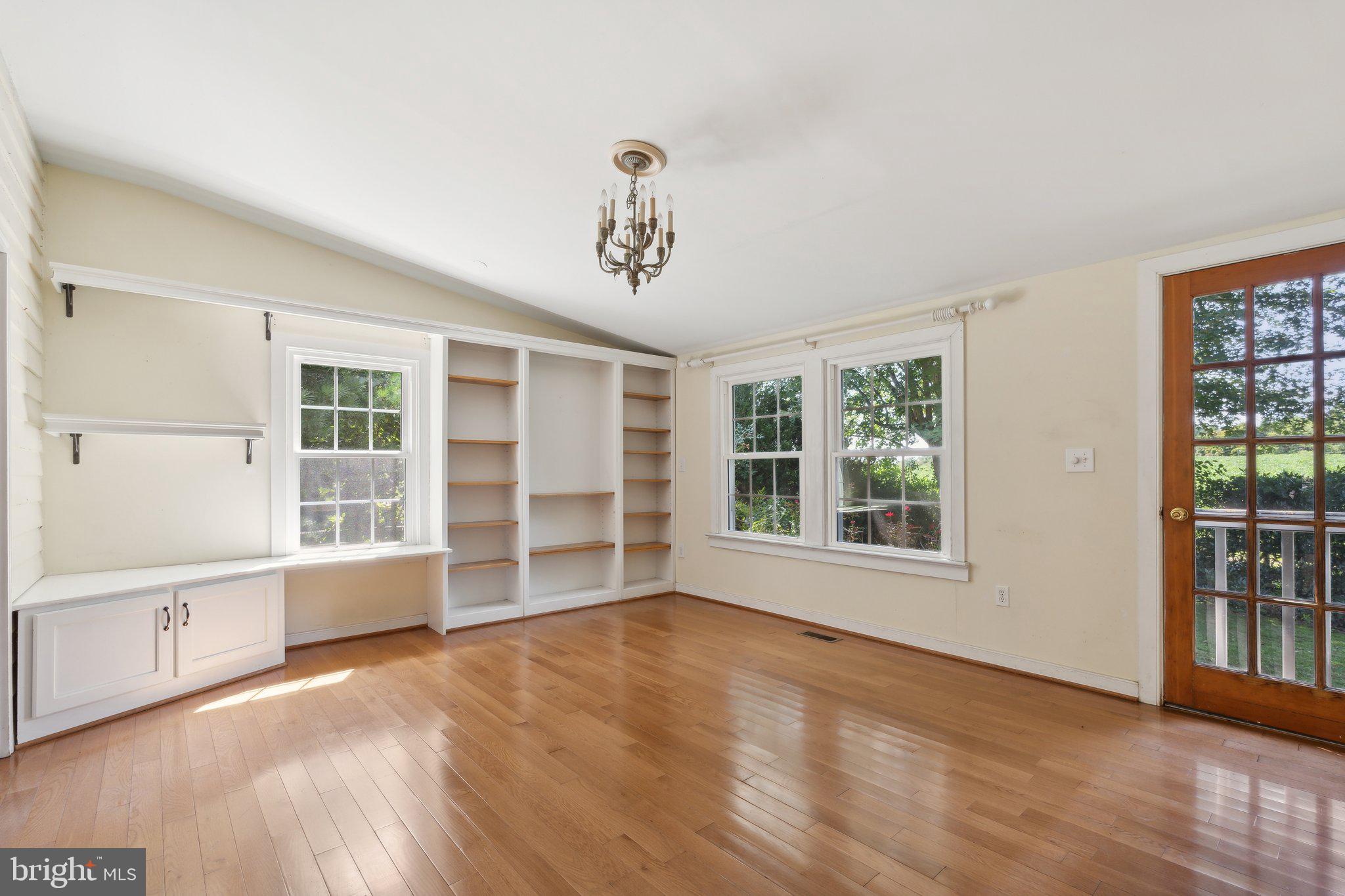 MOUNTVILLE - Residential