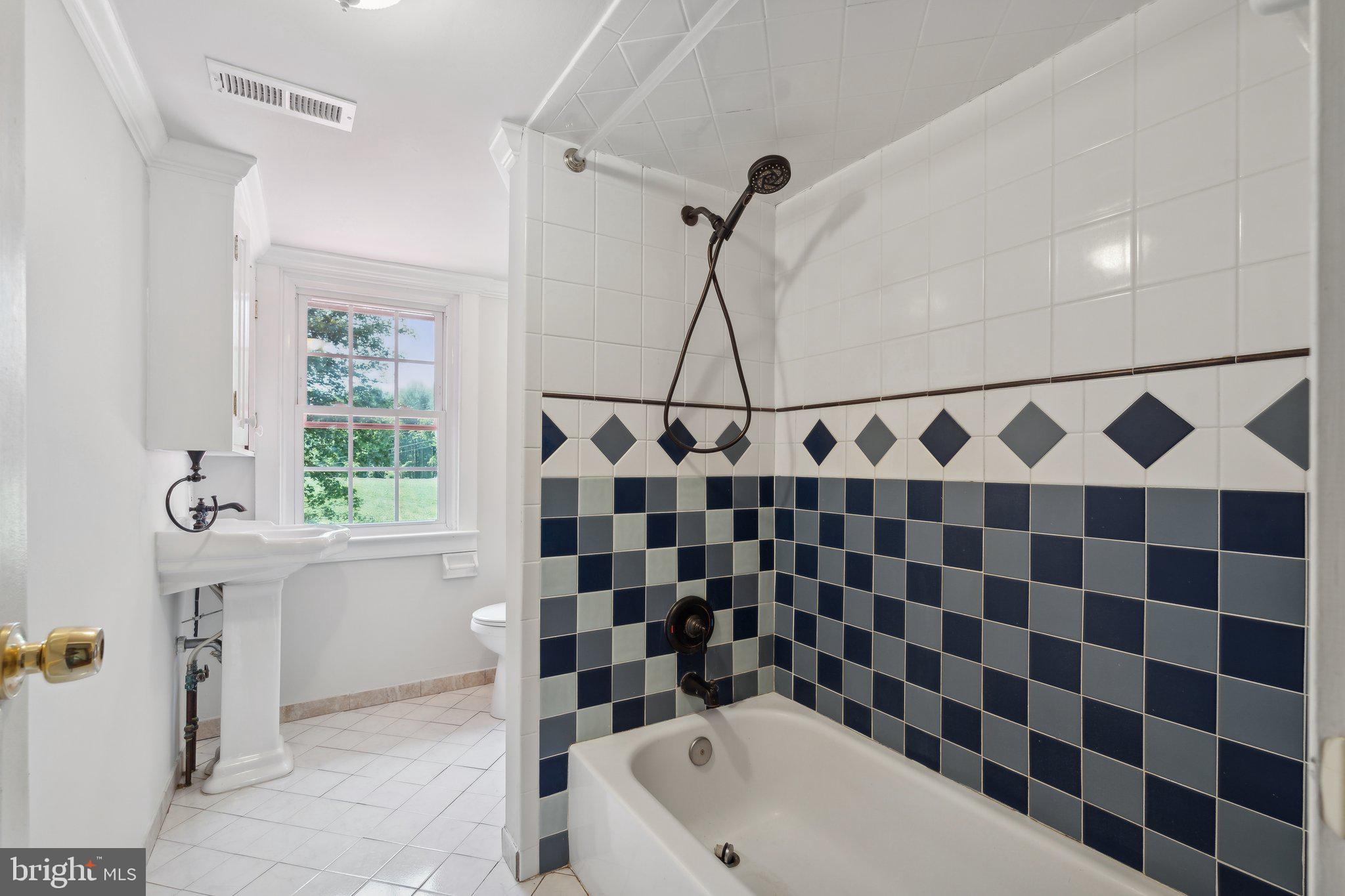 MOUNTVILLE - Residential