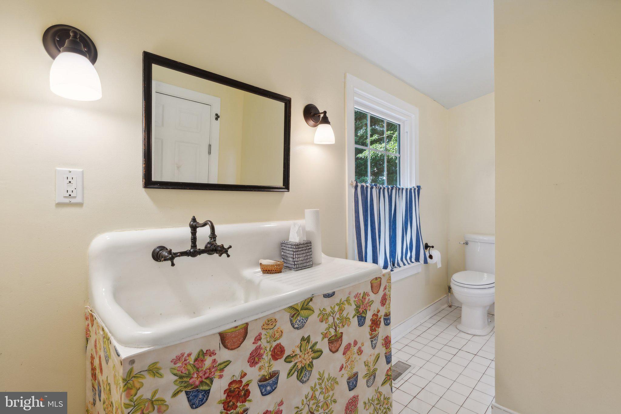 MOUNTVILLE - Residential