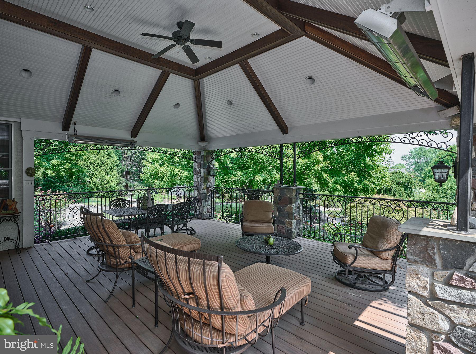 COUNTRY RIDGE - Residential