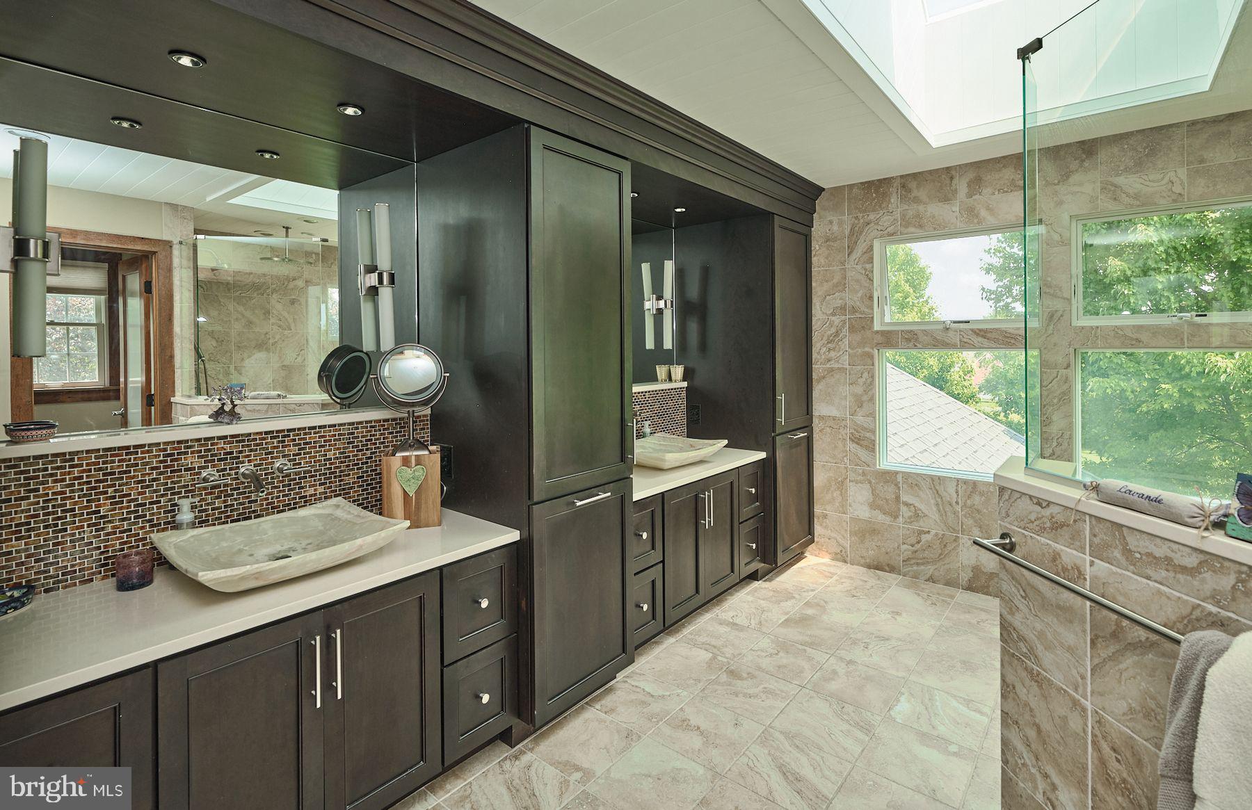 COUNTRY RIDGE - Residential