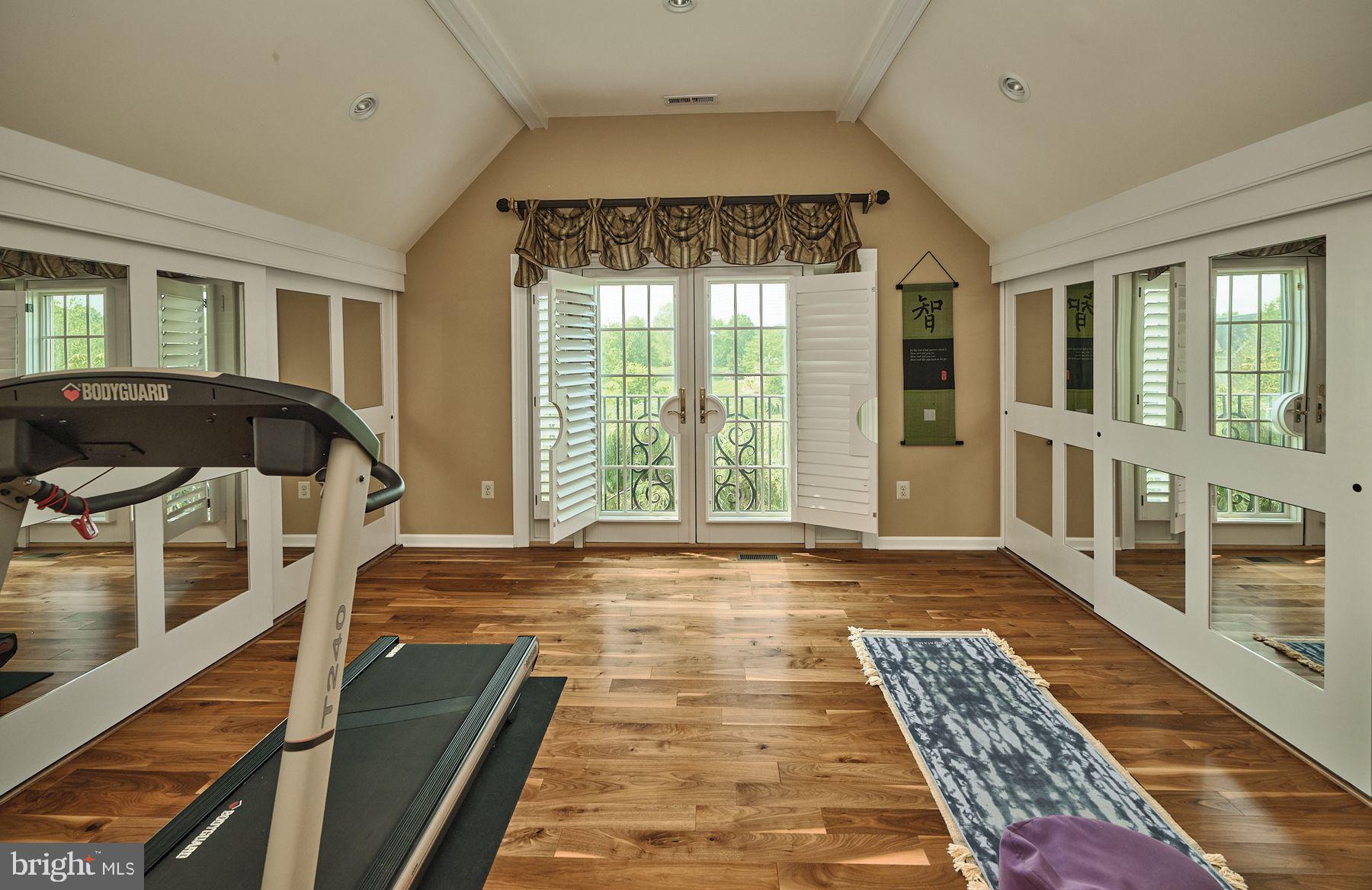 COUNTRY RIDGE - Residential