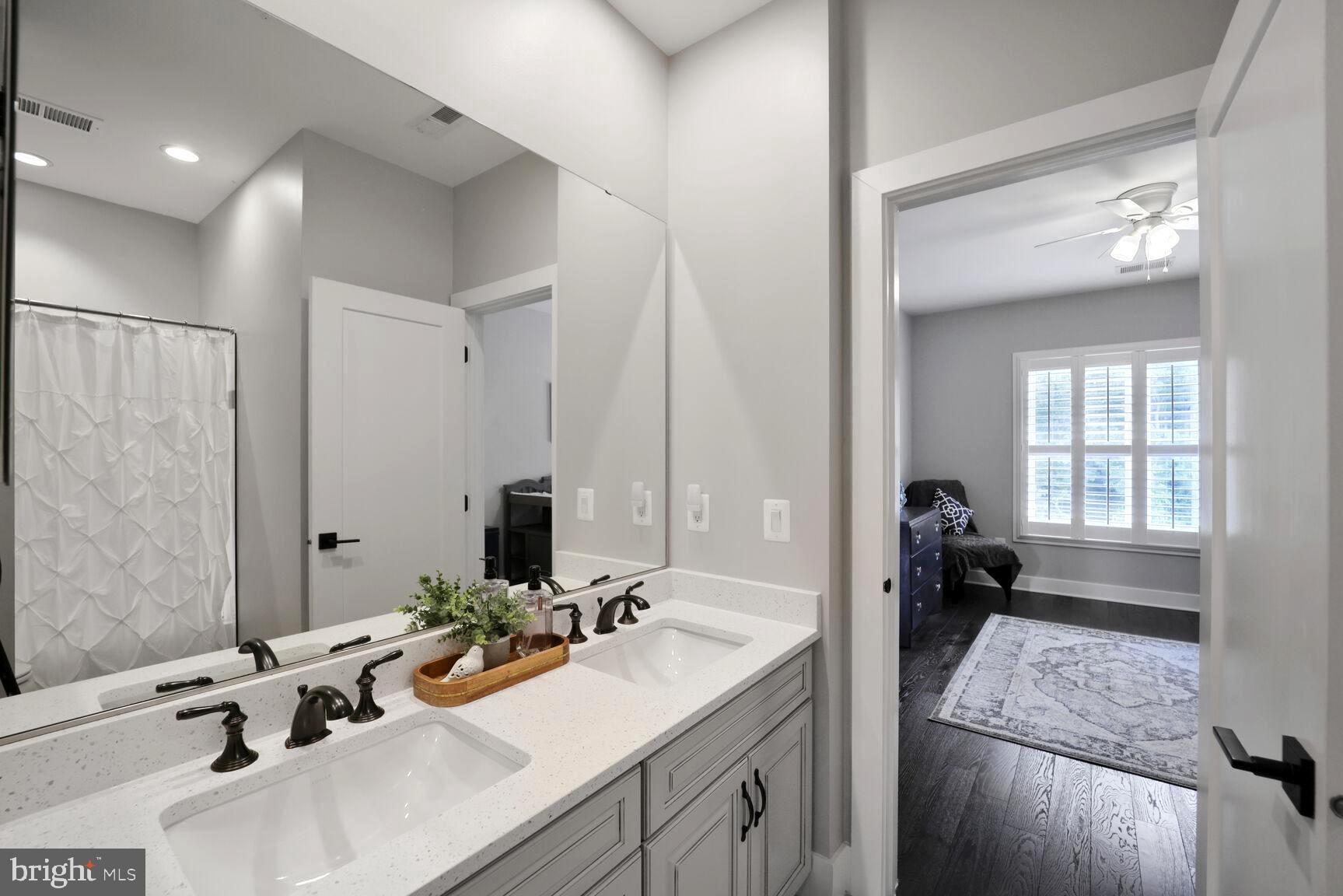 THE RIDINGS AT NORTH BRANCH - Residential