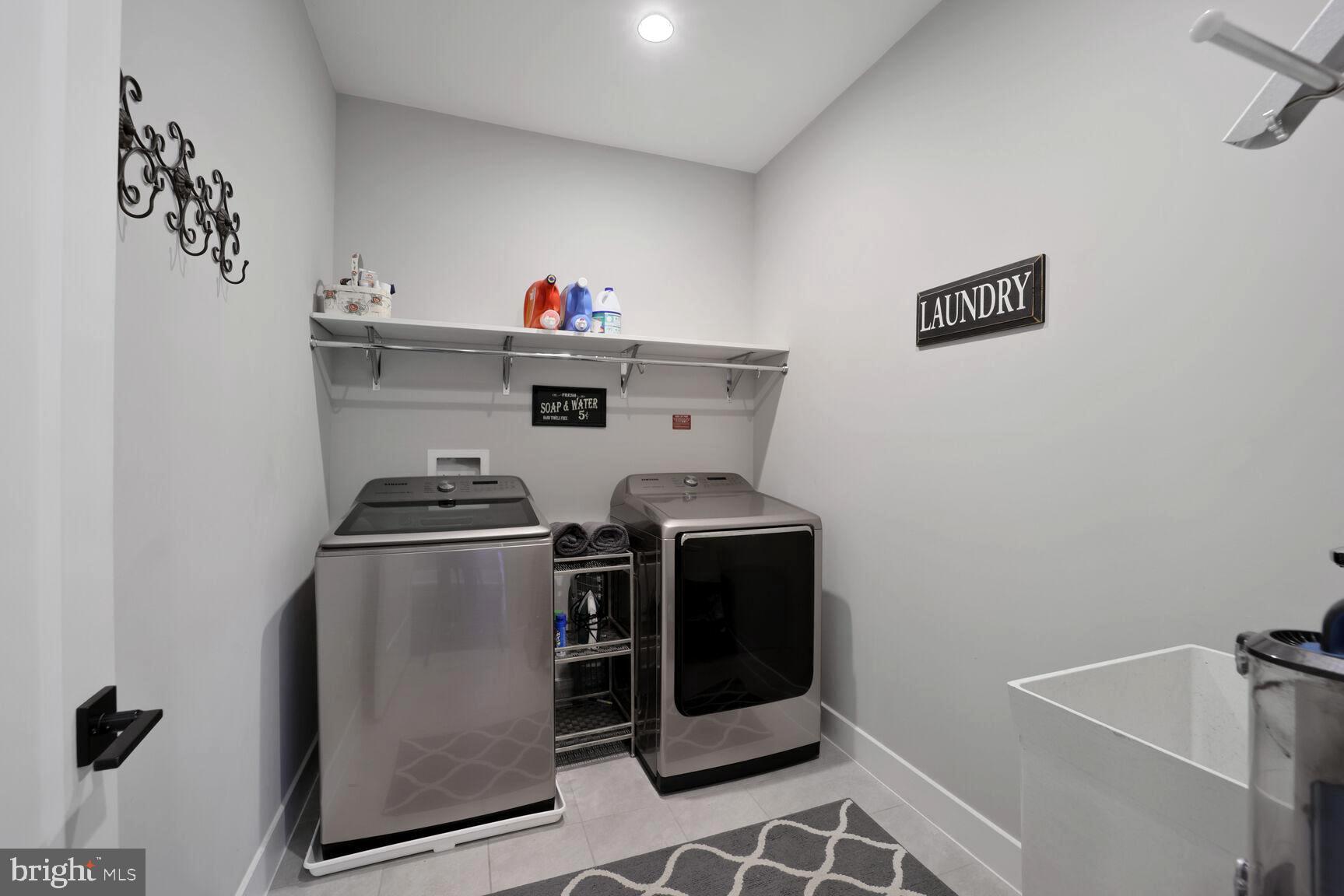 THE RIDINGS AT NORTH BRANCH - Residential