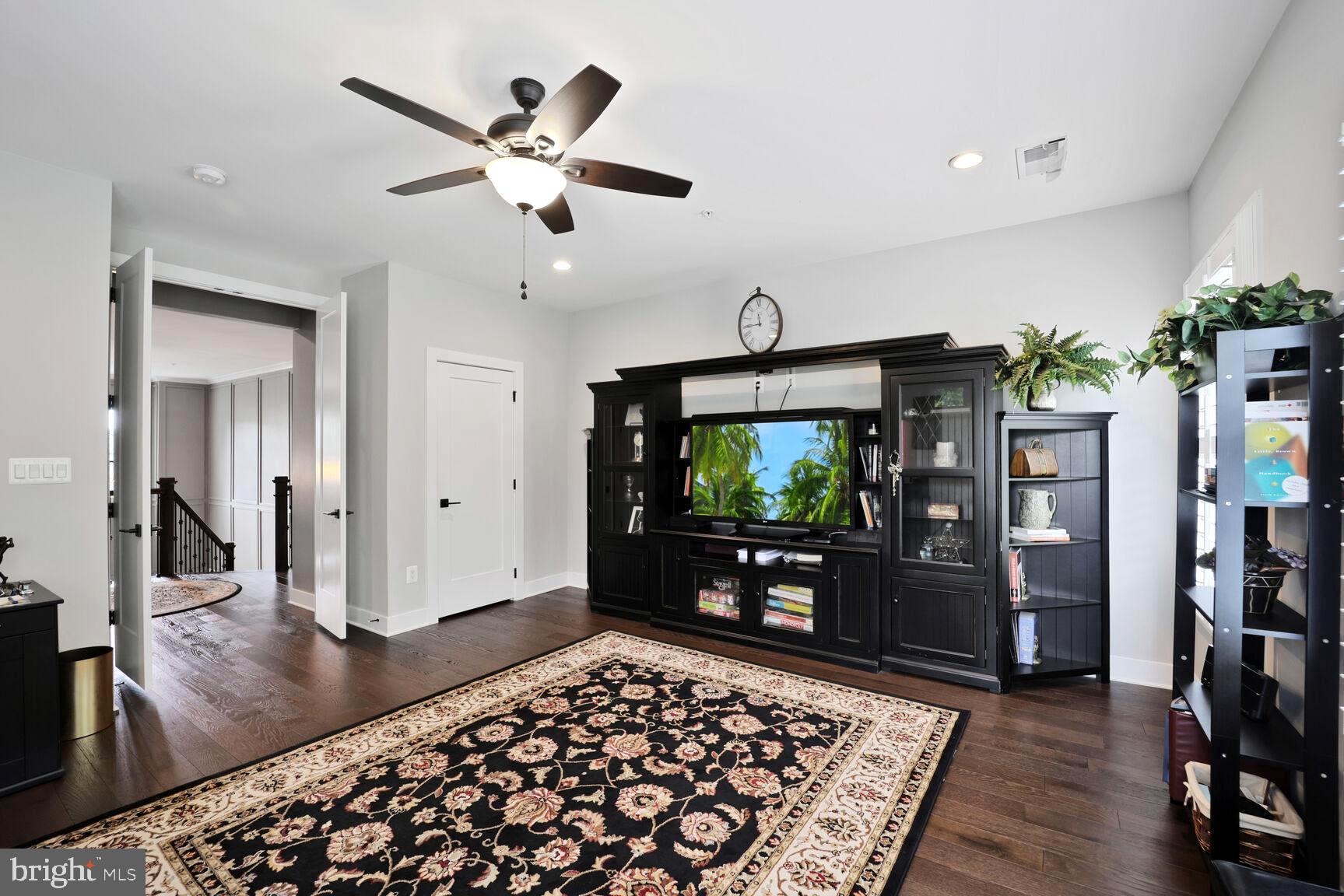 THE RIDINGS AT NORTH BRANCH - Residential