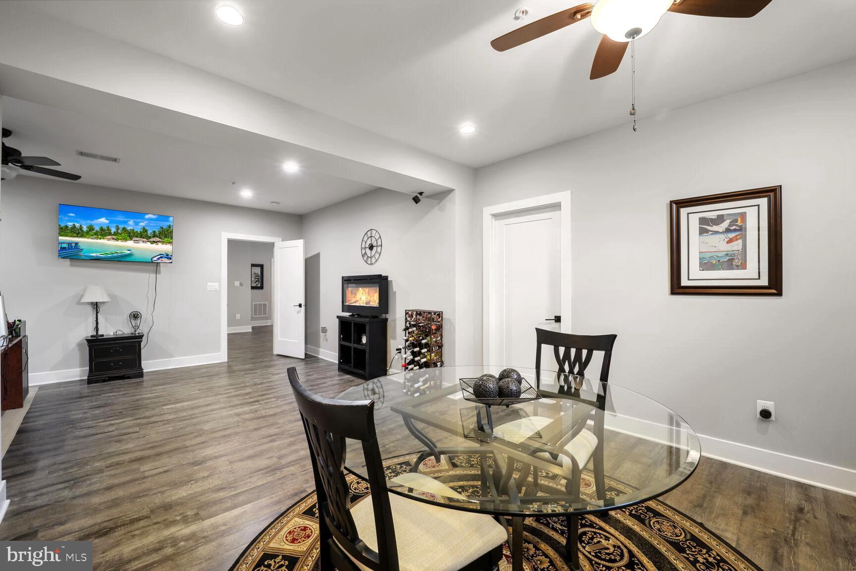 THE RIDINGS AT NORTH BRANCH - Residential