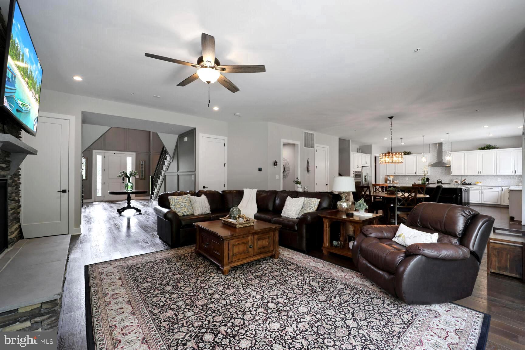 THE RIDINGS AT NORTH BRANCH - Residential