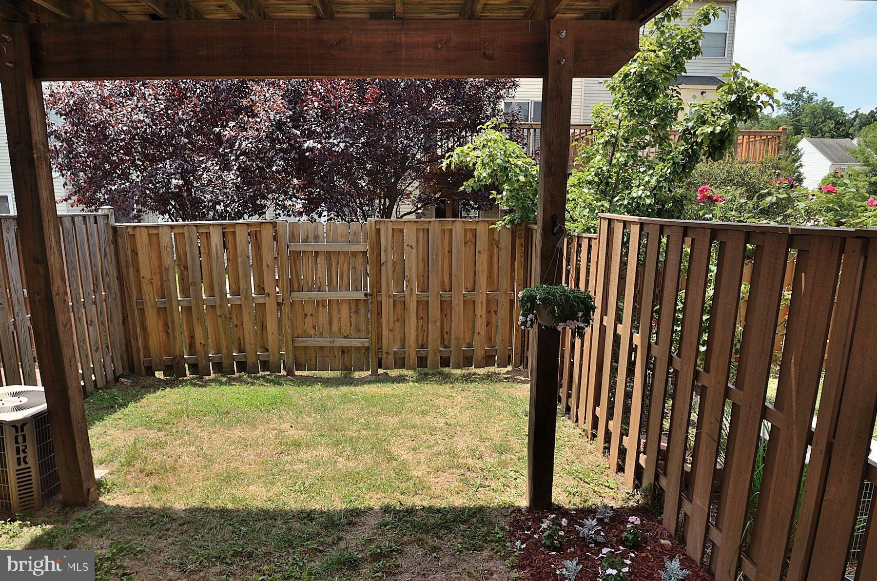 FAIR LAKES LAND BAY - Residential Lease