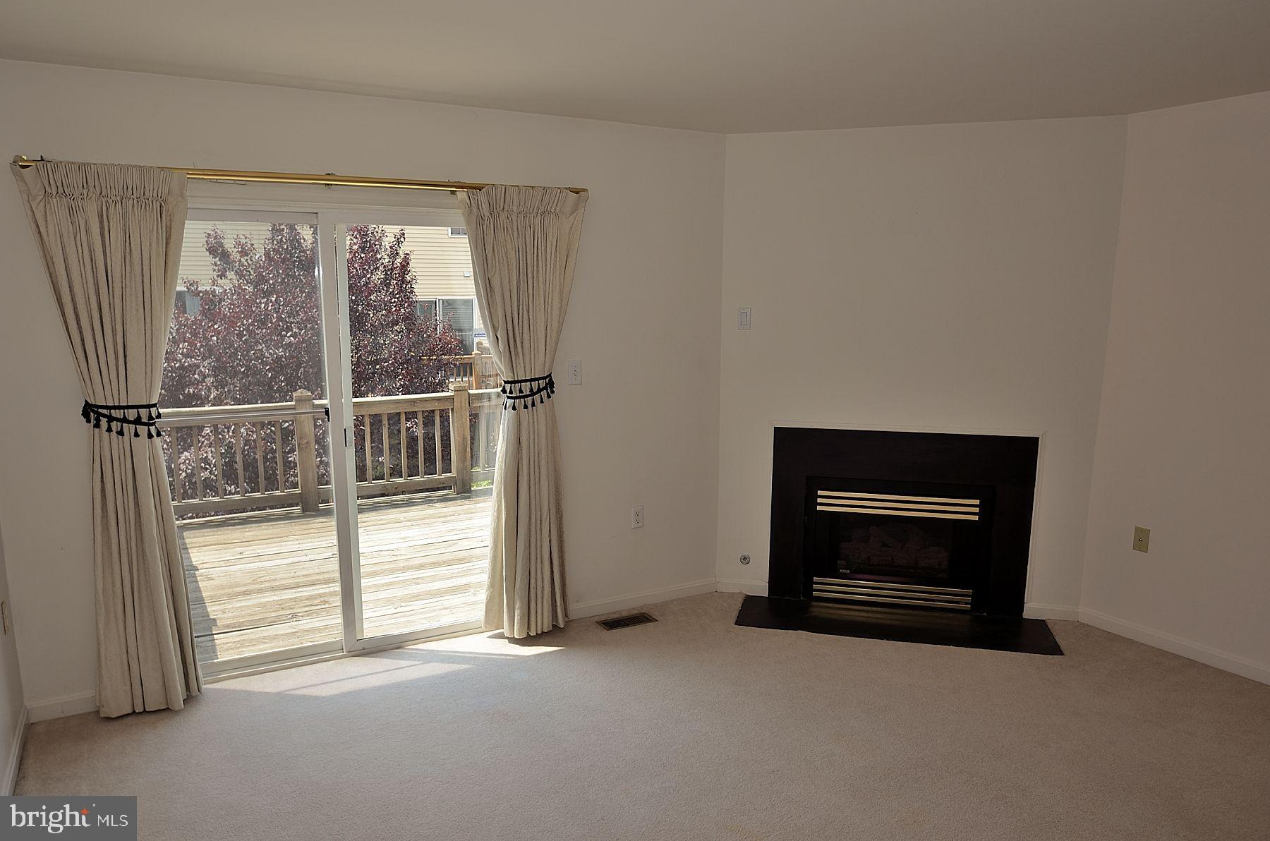 FAIR LAKES LAND BAY - Residential Lease