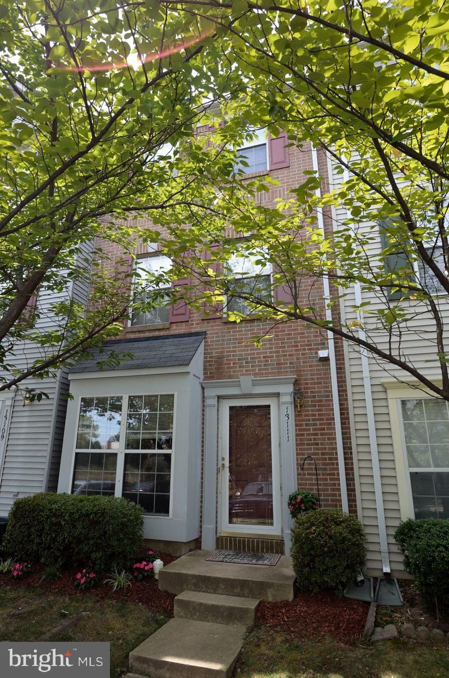 Three-level townhome located in the heart of Fair Lakes with reserved parking.  Great location, convenient to shopping at Fair Lakes, commuter lots, walking paths, and easy access to major routes.  Open floor plan throughout, neutral decor, private suites on two levels, full-size laundry,  2nd level family room with gas fireplace and deck,  kitchen w/center island and patio doors leading to fully fenced back yard, 2-assigned parking spaces.