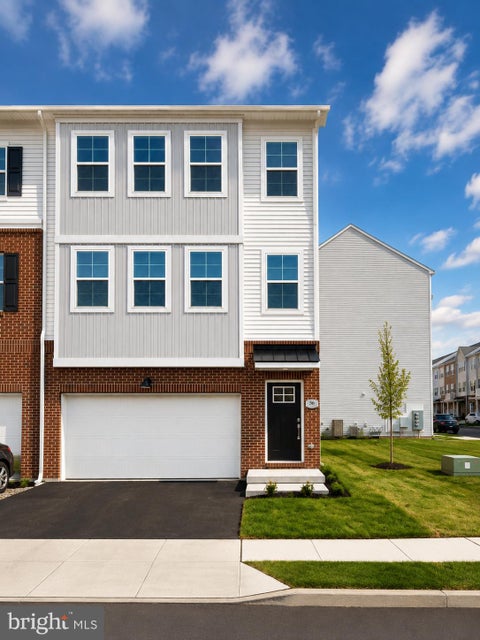 Townhouse For Rent - 56 Continental Way<br/> BRIDGEPORT, PA 19405