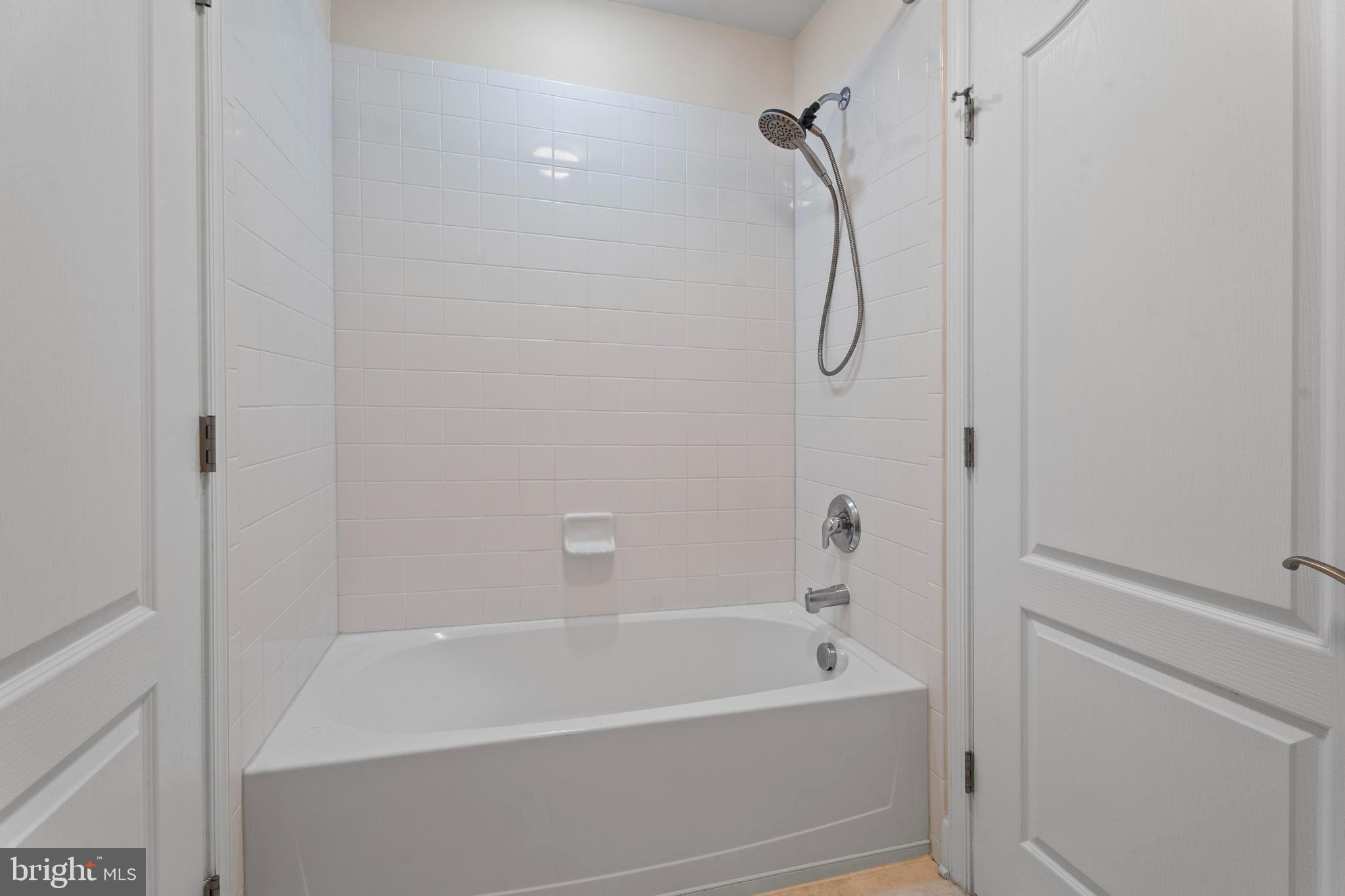 GLEN RIDDLE - Residential