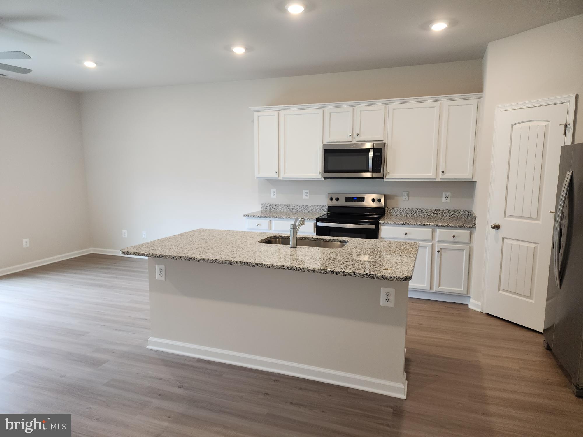 HOMEPLACE AT RIVERSIDE - Residential Lease