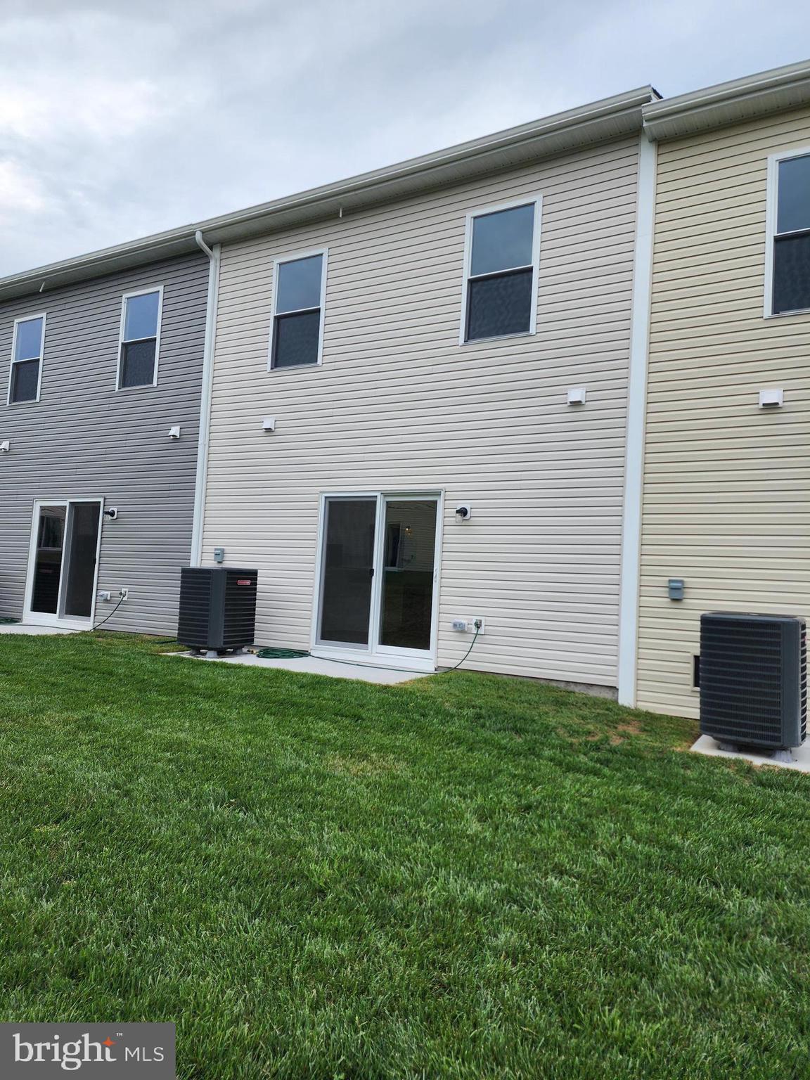 HOMEPLACE AT RIVERSIDE - Residential Lease