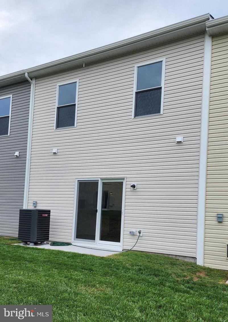 HOMEPLACE AT RIVERSIDE - Residential Lease