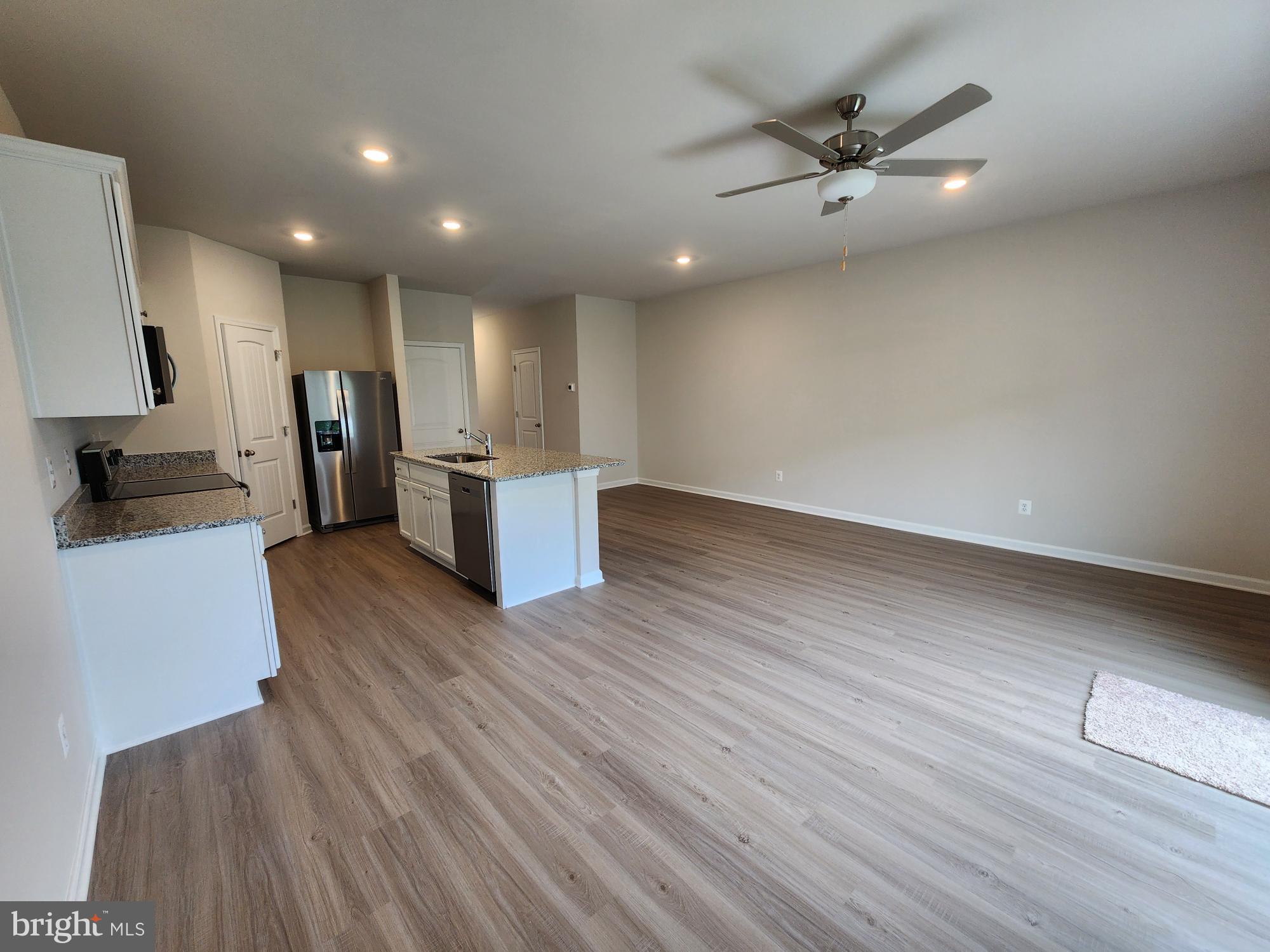 HOMEPLACE AT RIVERSIDE - Residential Lease