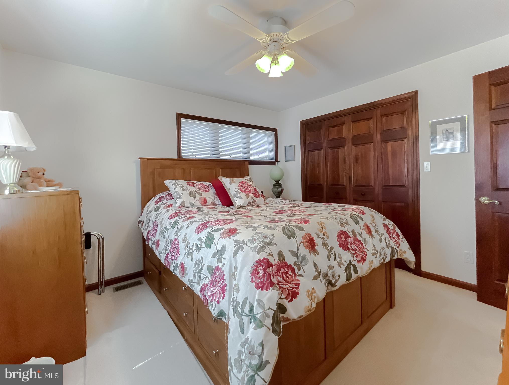 MCKAYS BEACH - Residential