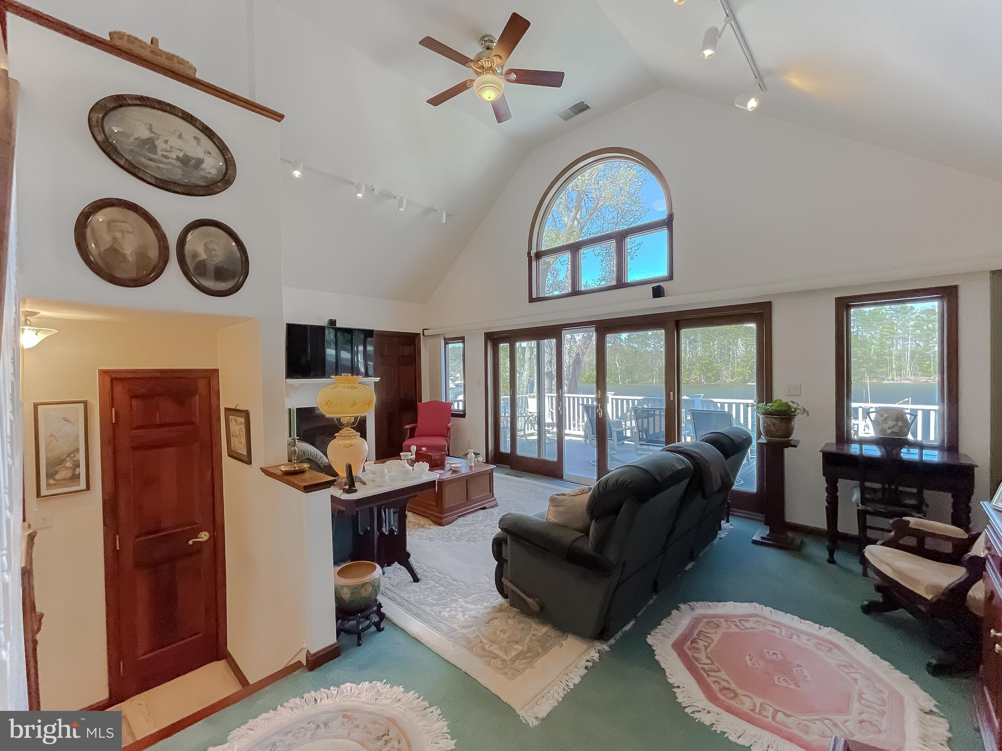 MCKAYS BEACH - Residential